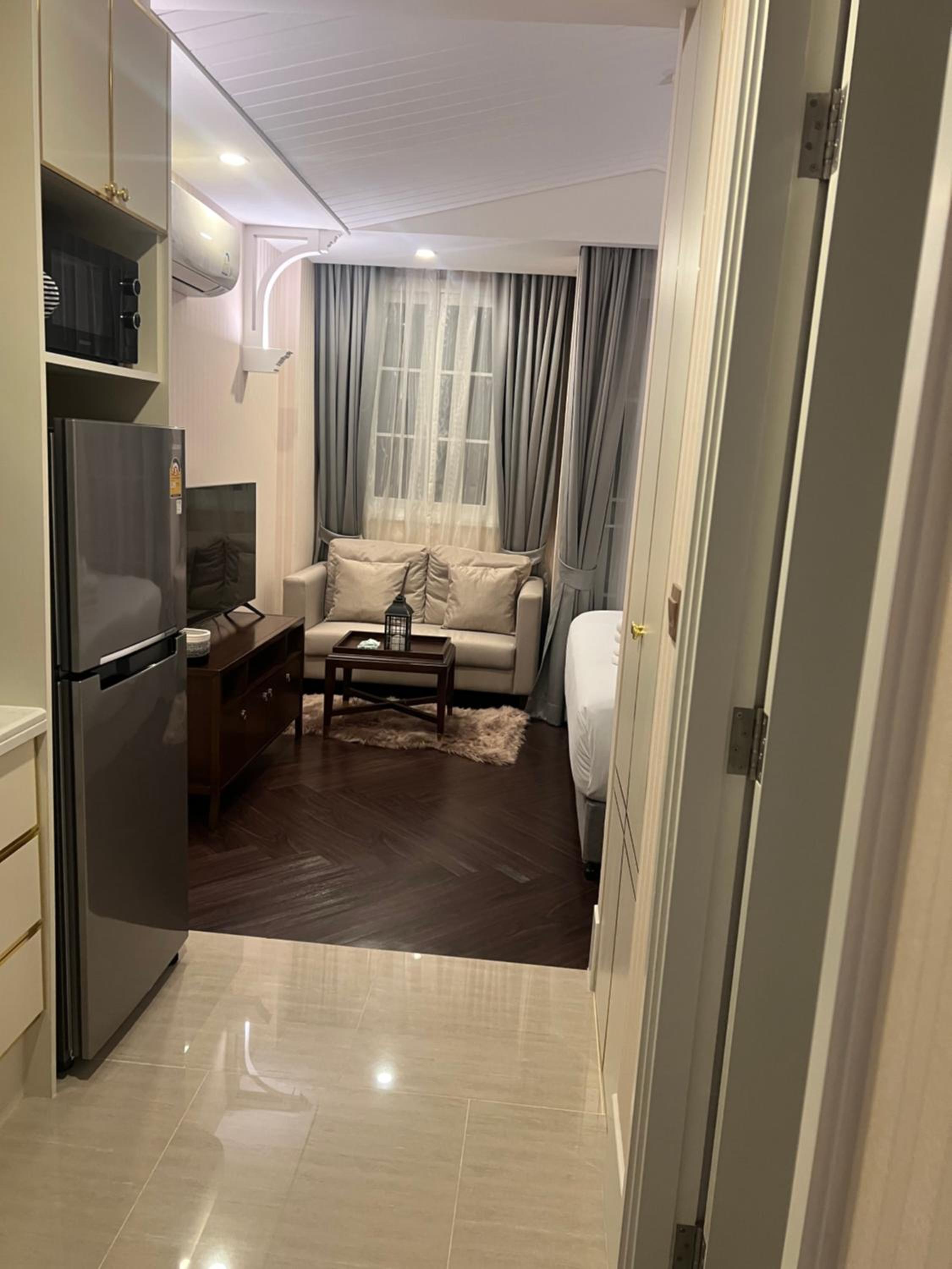 One-Bedroom Apartment - Photo 7