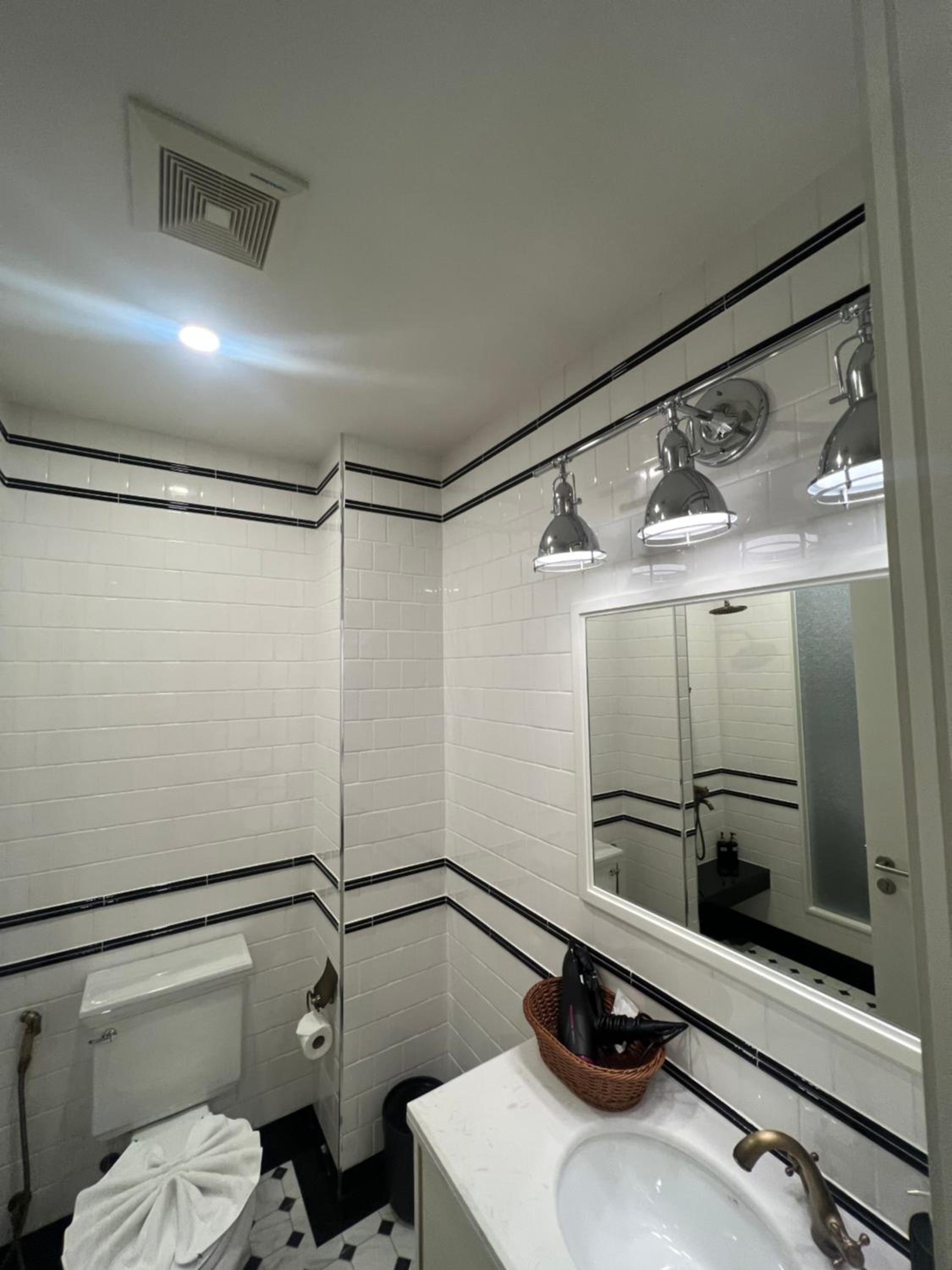 One-Bedroom Apartment - Photo 9