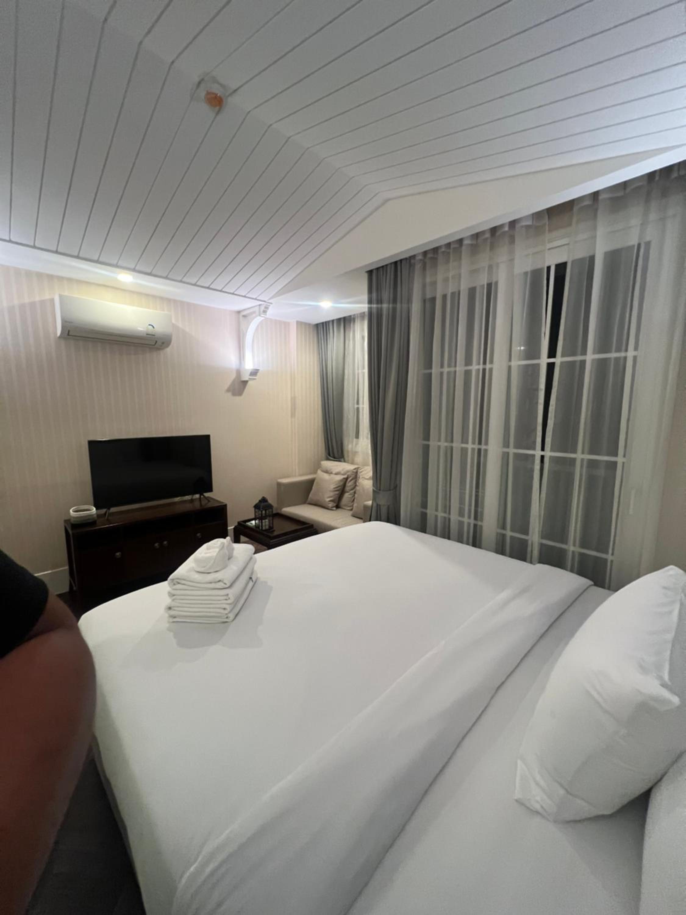 One-Bedroom Apartment - Photo 10