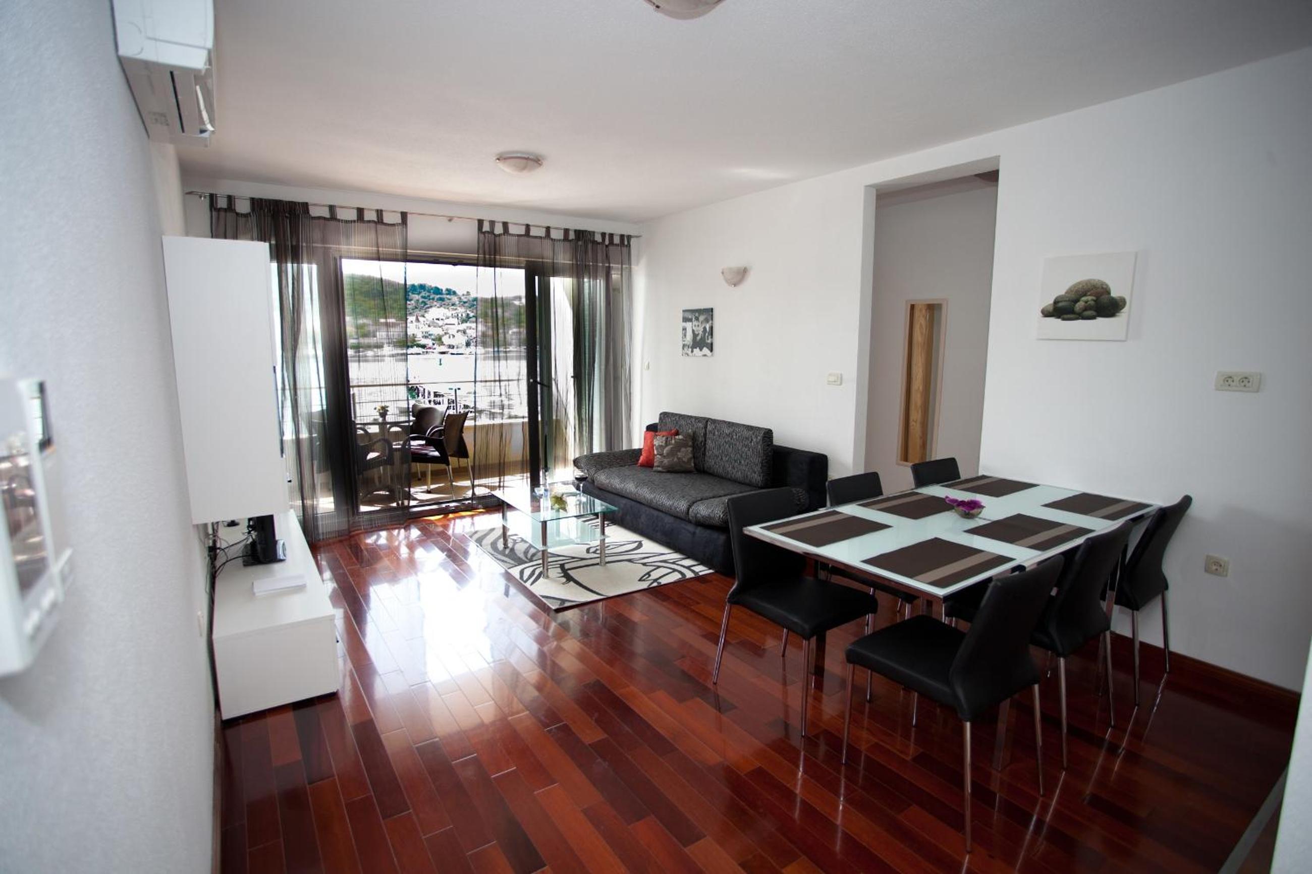 Comfort Two-Bedroom Apartment with Sea View