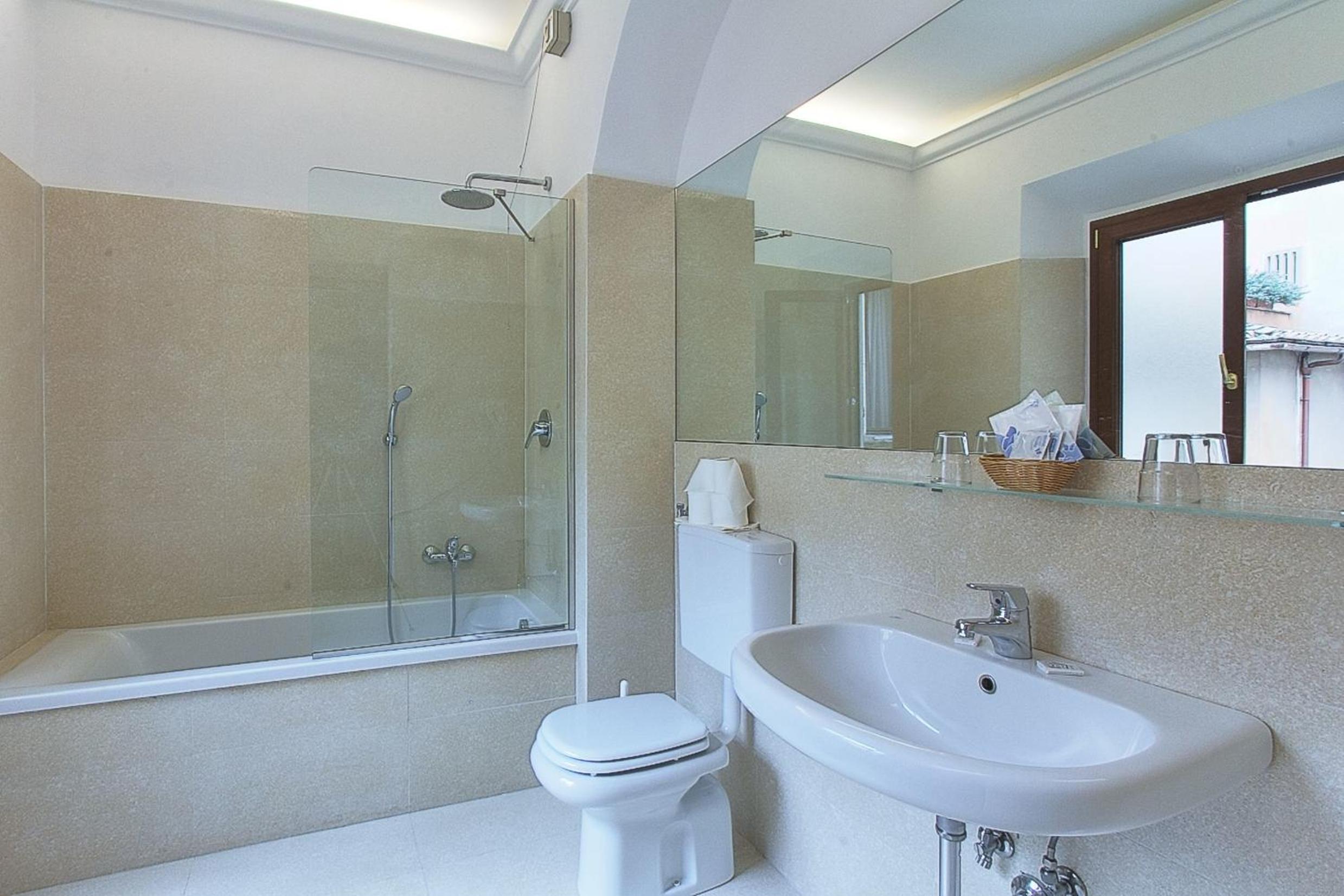 Double Room - Photo 20