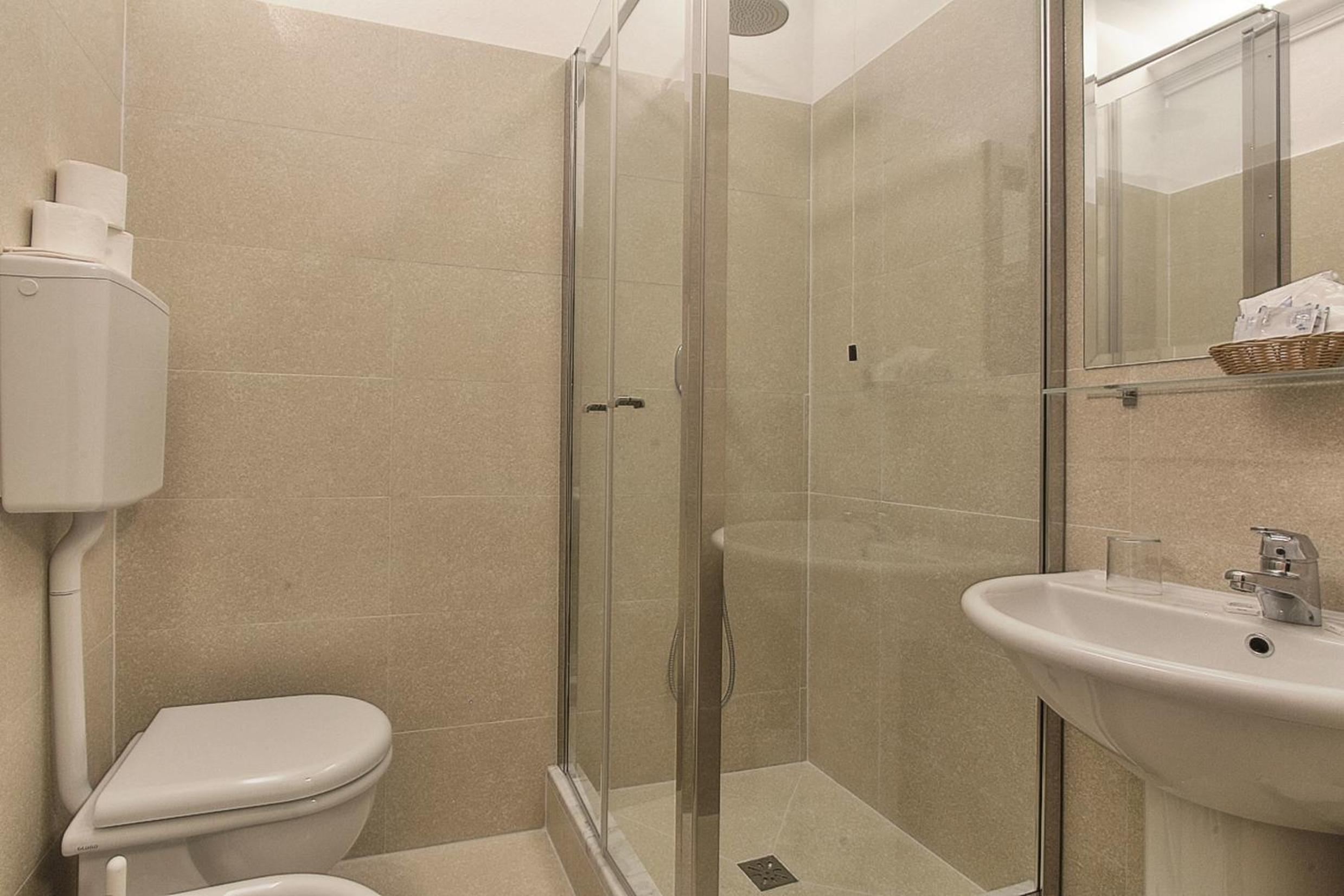 Double Room - Photo 19