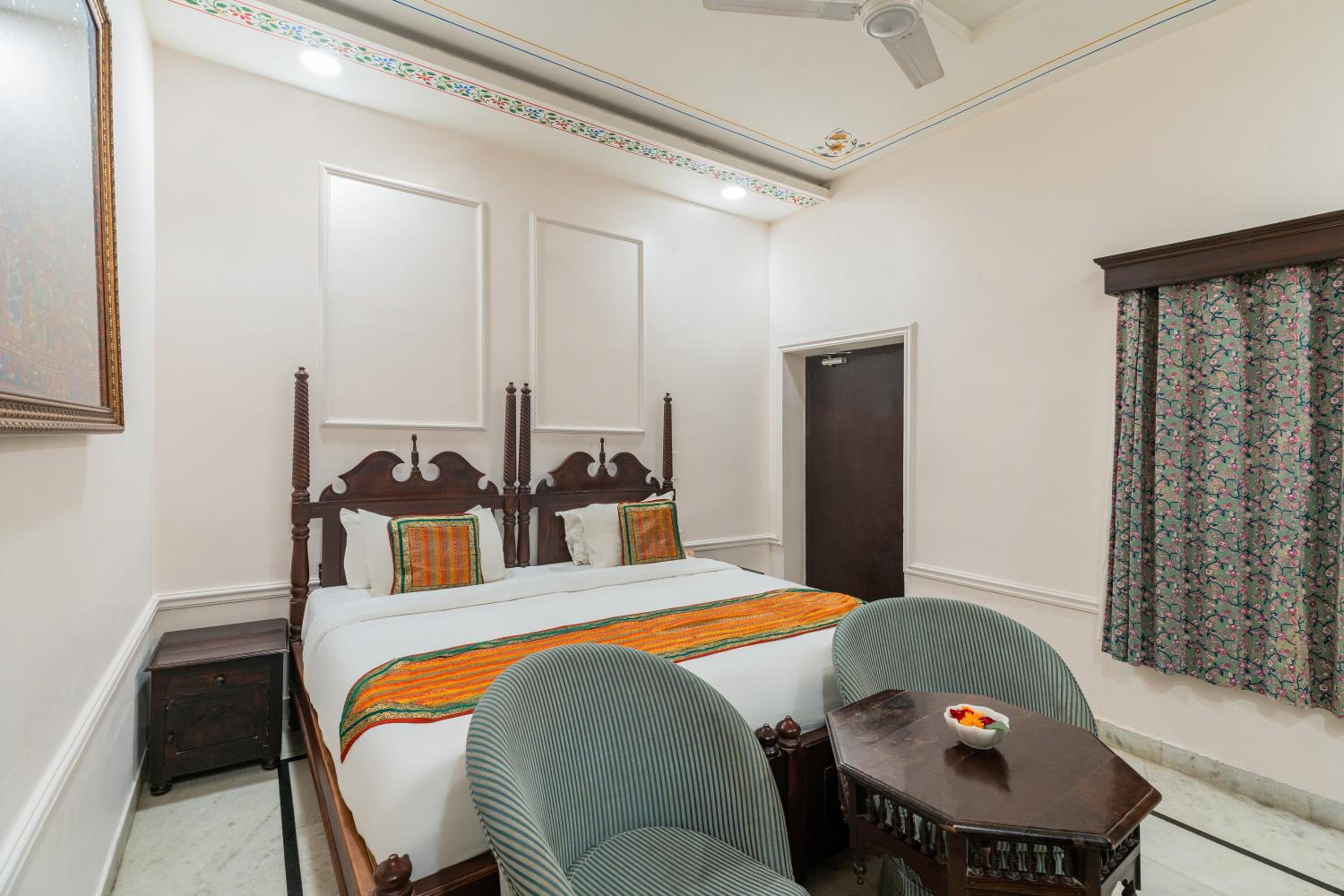 Royal Queen Room | Buy1Get1 Happy Hours (12PM-05PM) at Kaner Bistro | Welcome drink photo 3