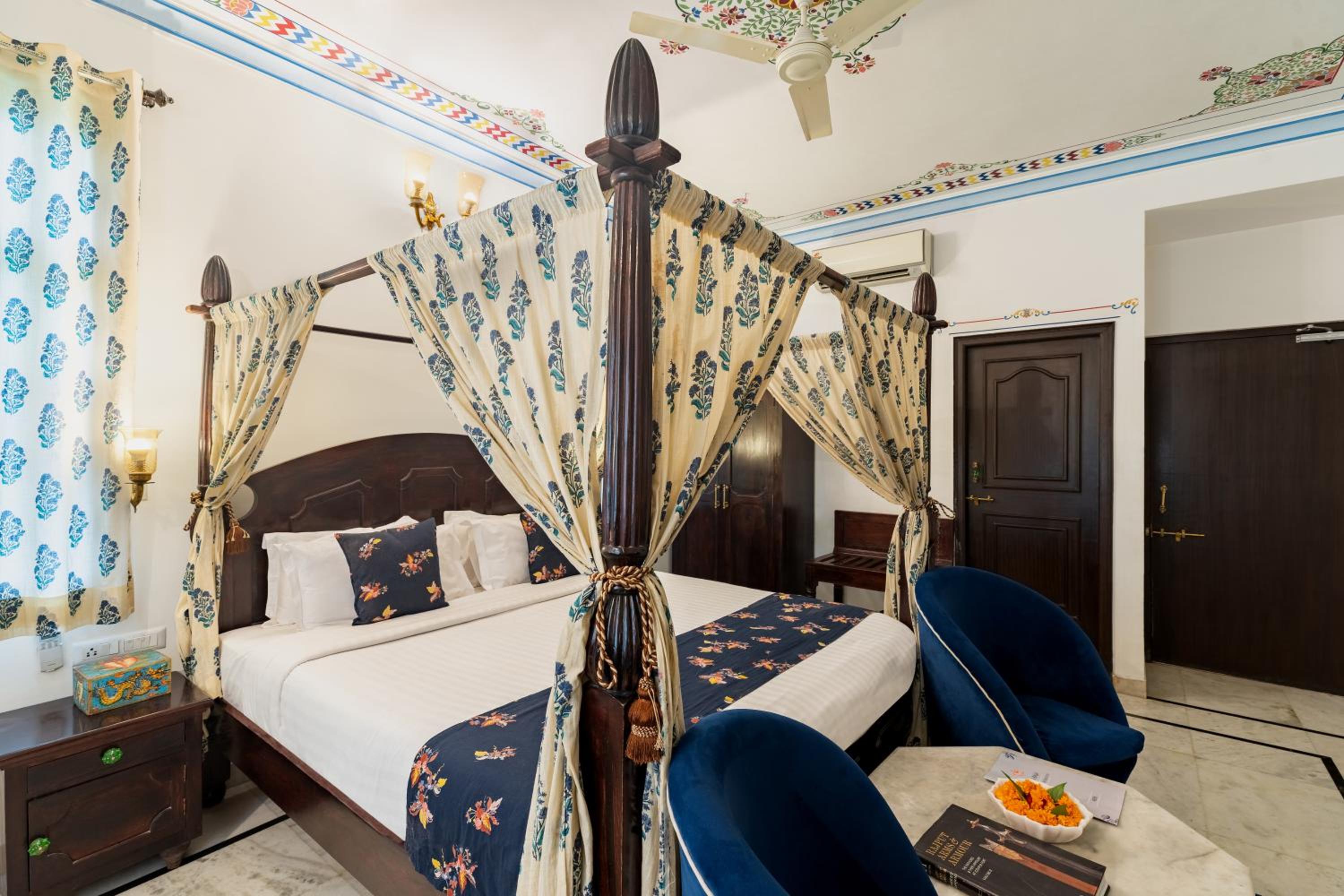 Royal King Room | Complimentary 2 Beer pints (Hotel Choice) | Welcome Drink on arrival photo 2