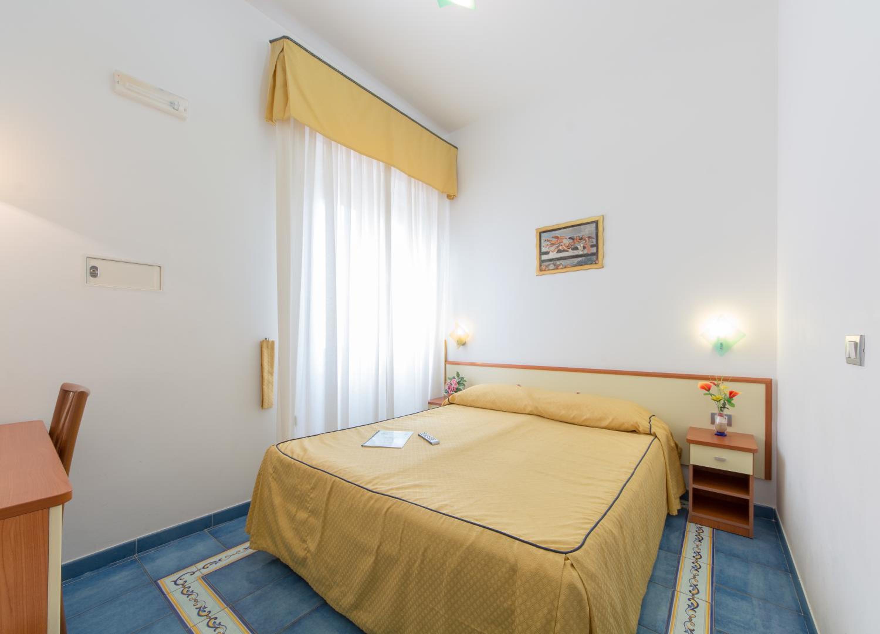 Economy Double Room with window photo 1