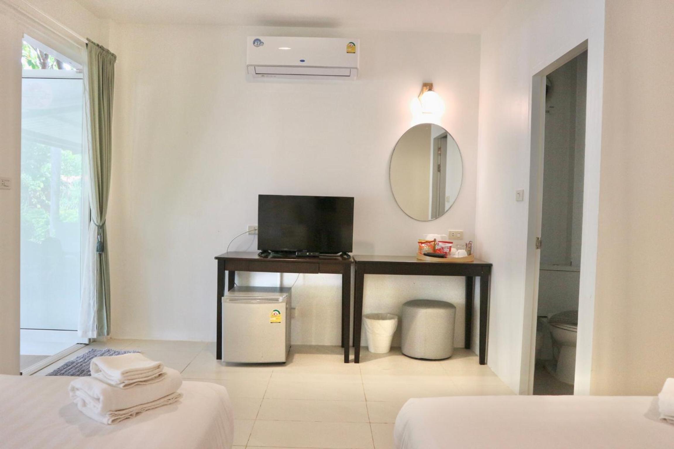 Twin Room With Sea View photo 3