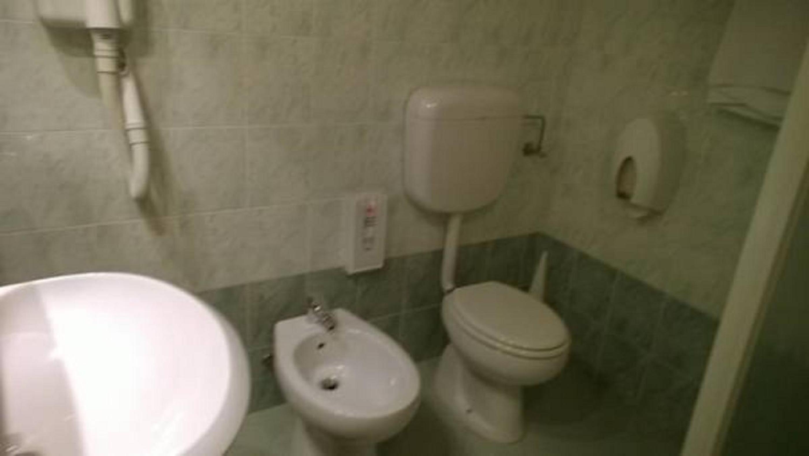 Single Room with Bathroom photo 3