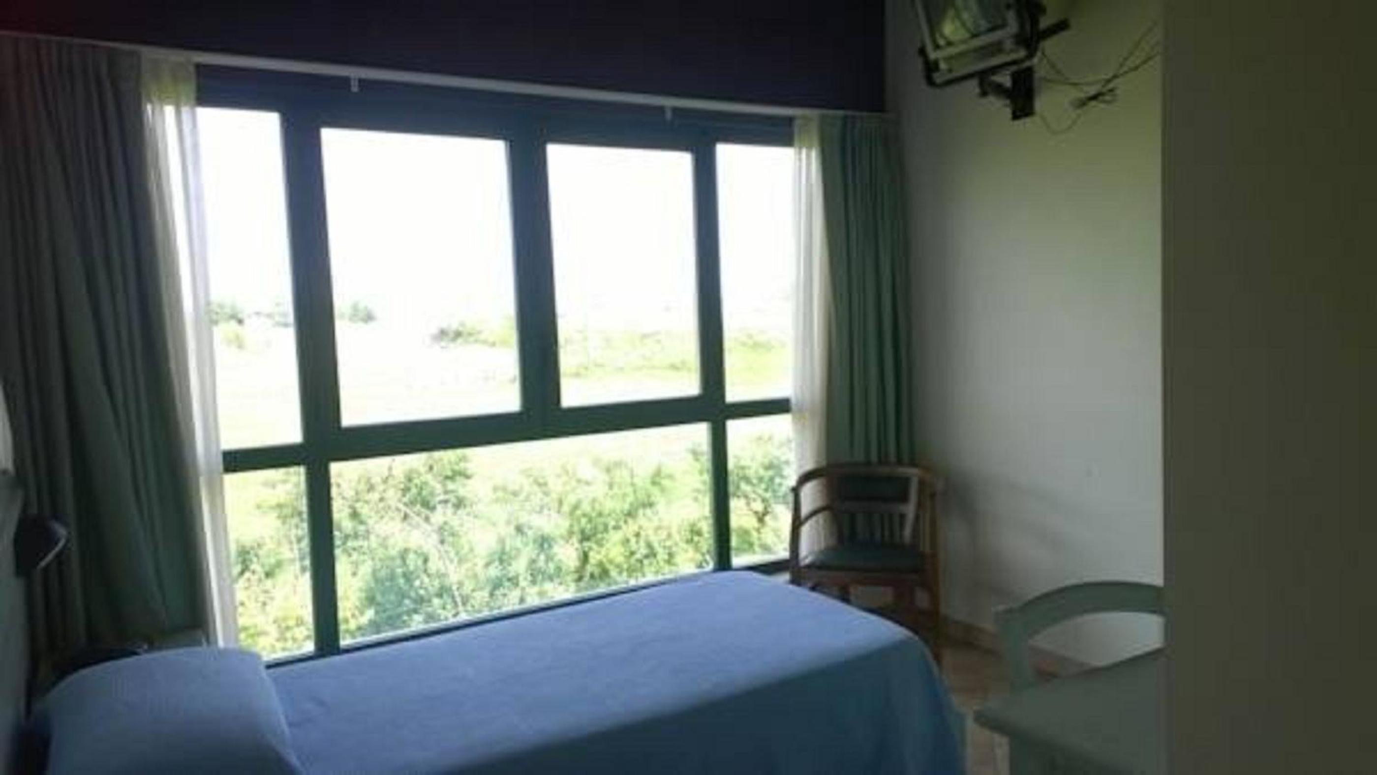 Single Room with Bathroom photo 2