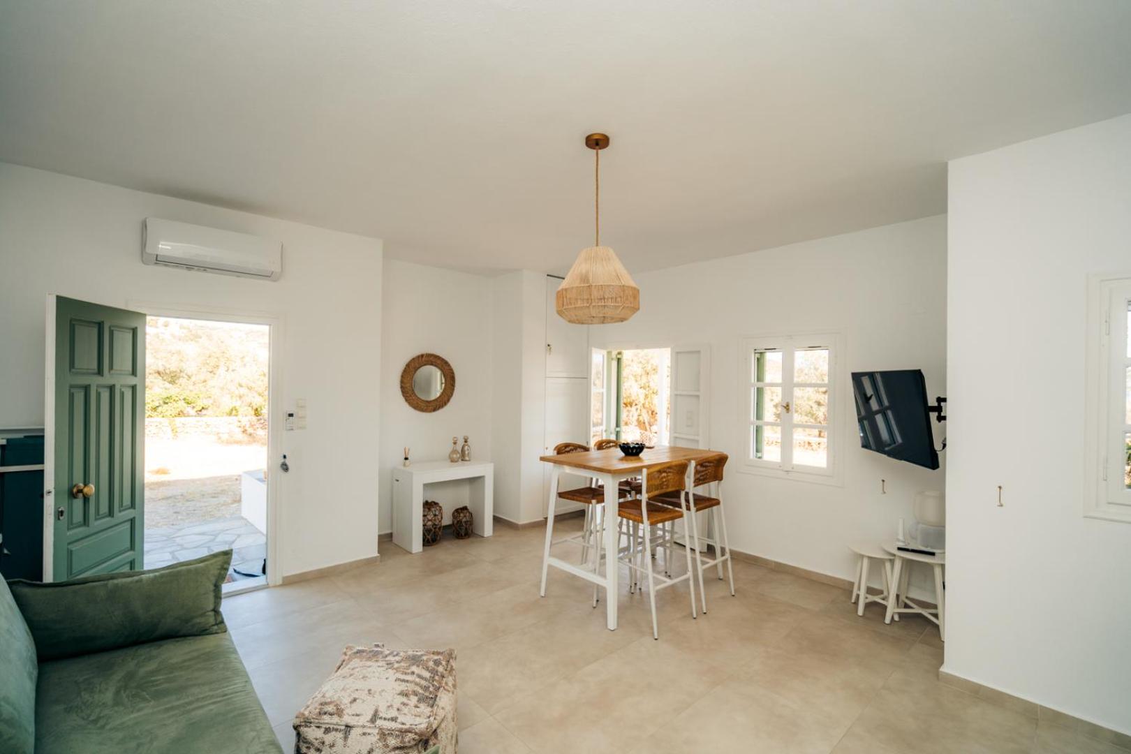 Two-Bedroom Apartment with Mountain View