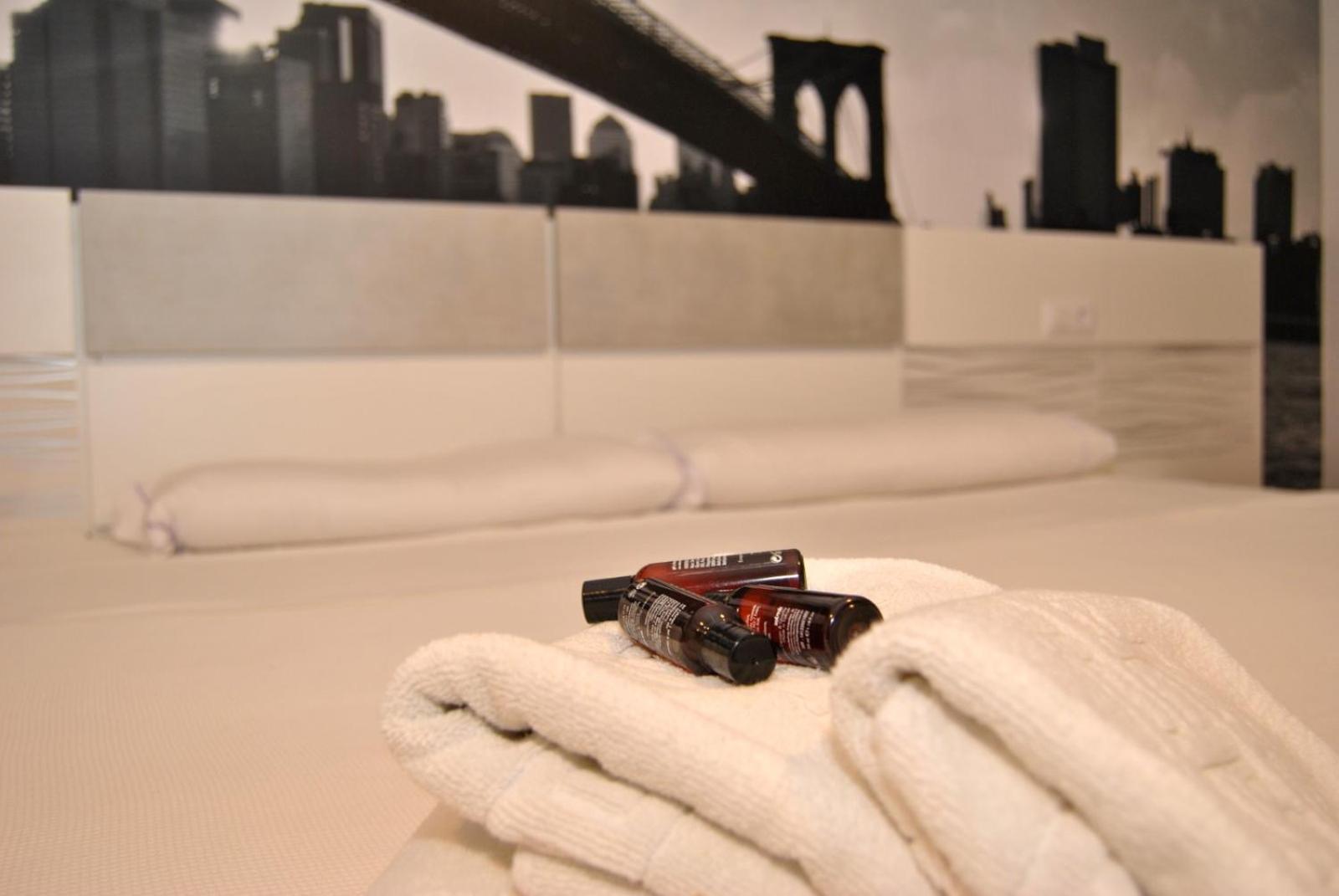 King Room with Spa Bath photo 2