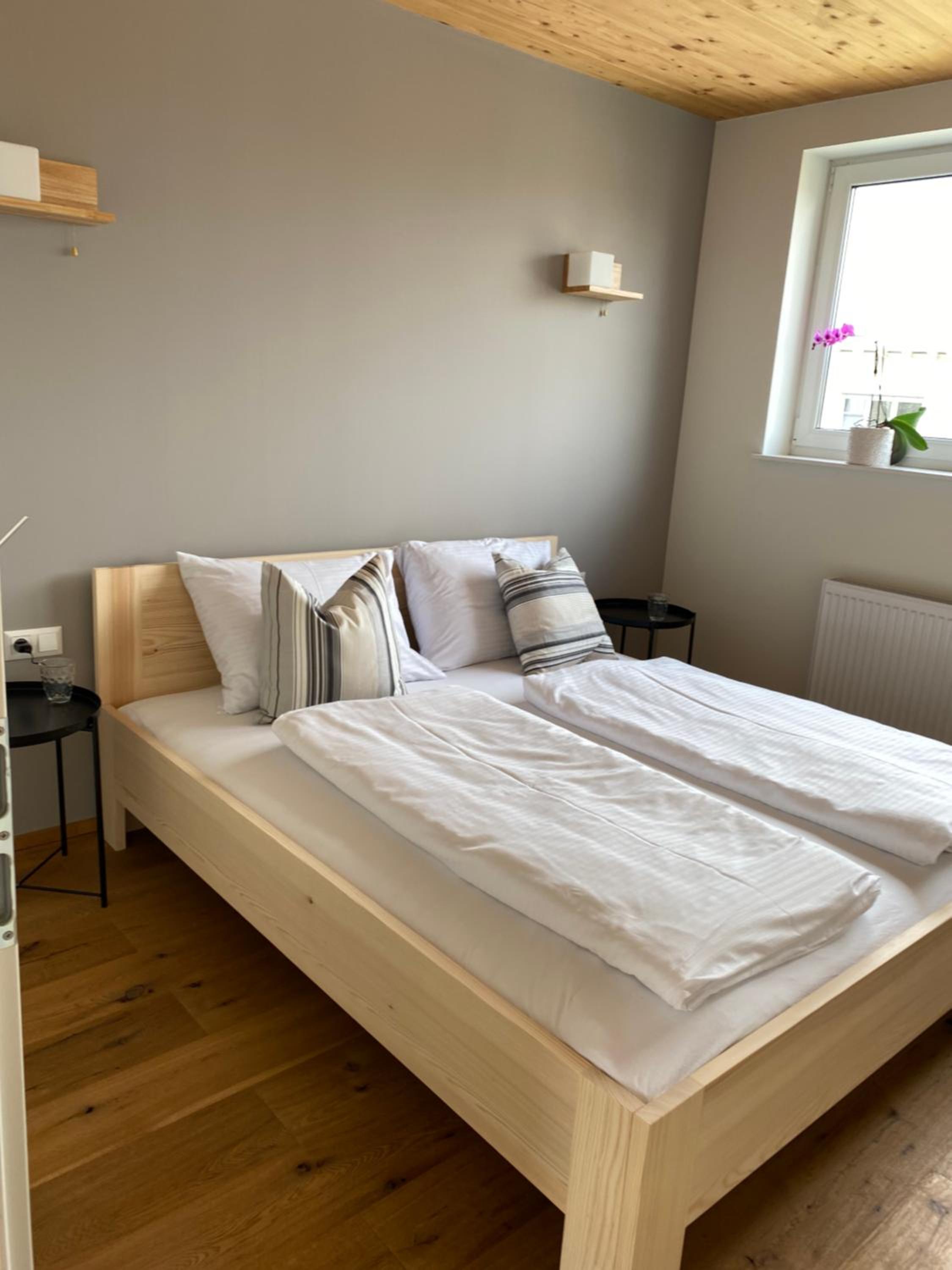 One-Bedroom Apartment - Photo 1