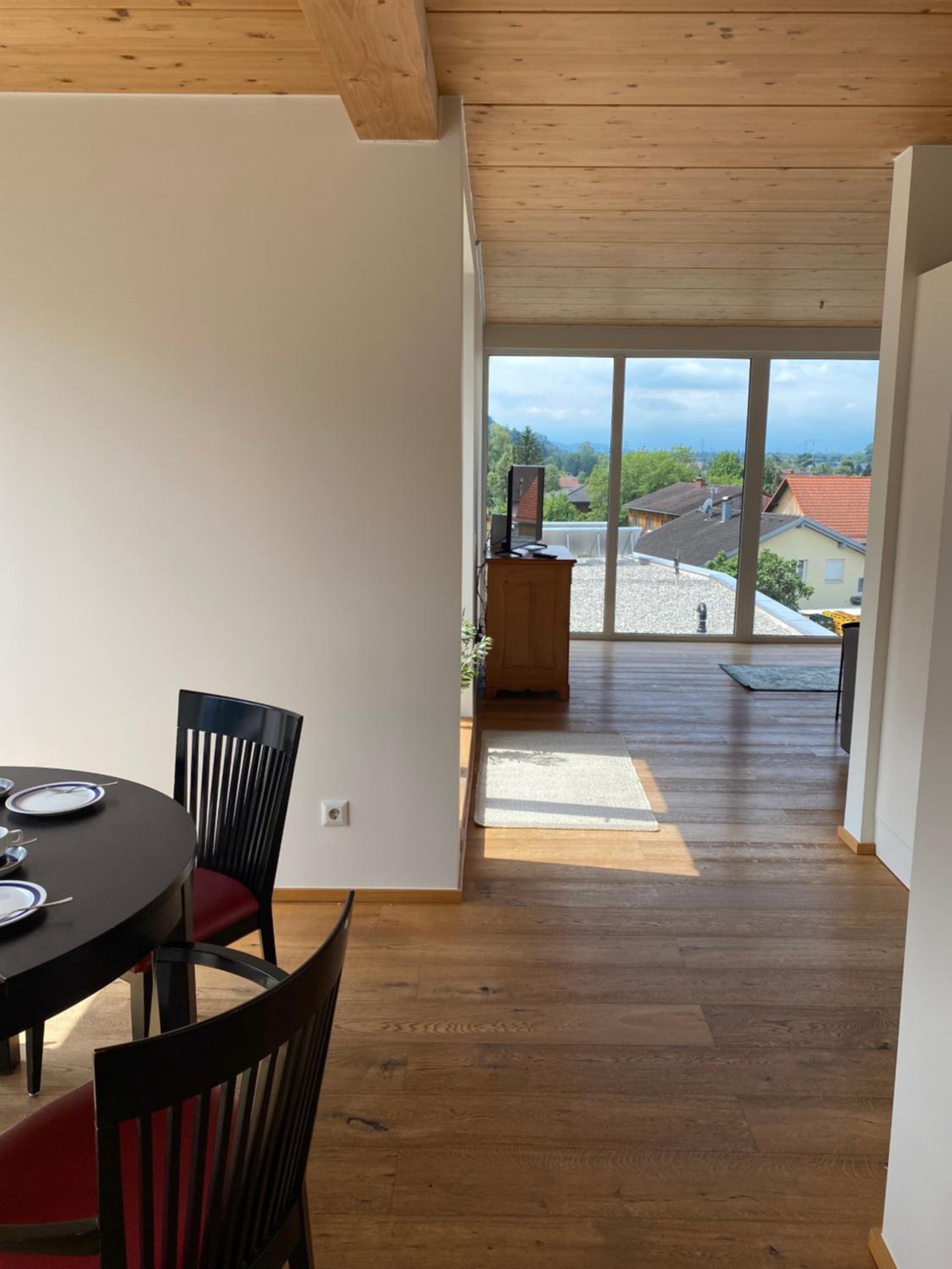 One-Bedroom Apartment - Photo 2