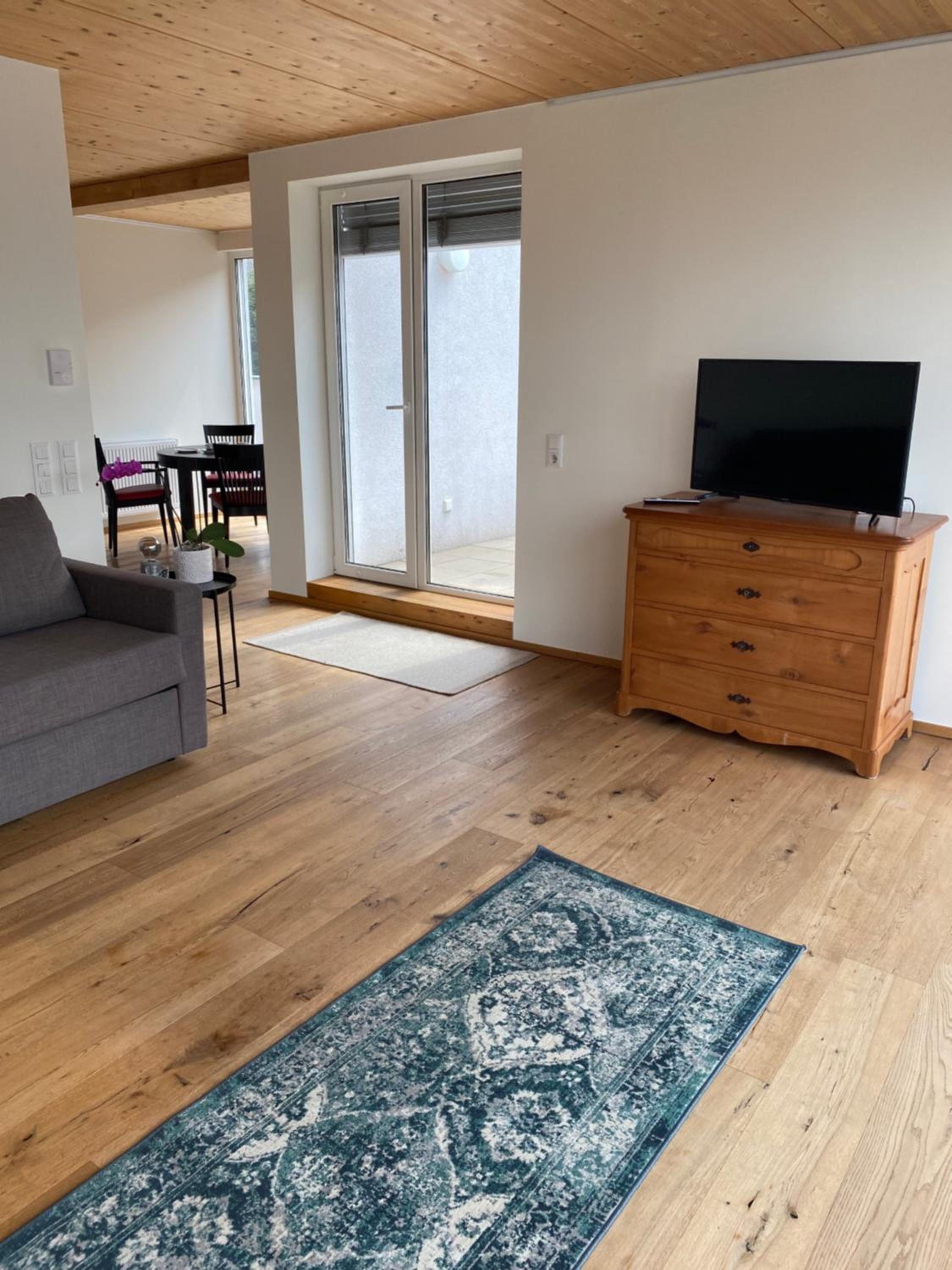 One-Bedroom Apartment - Photo 4