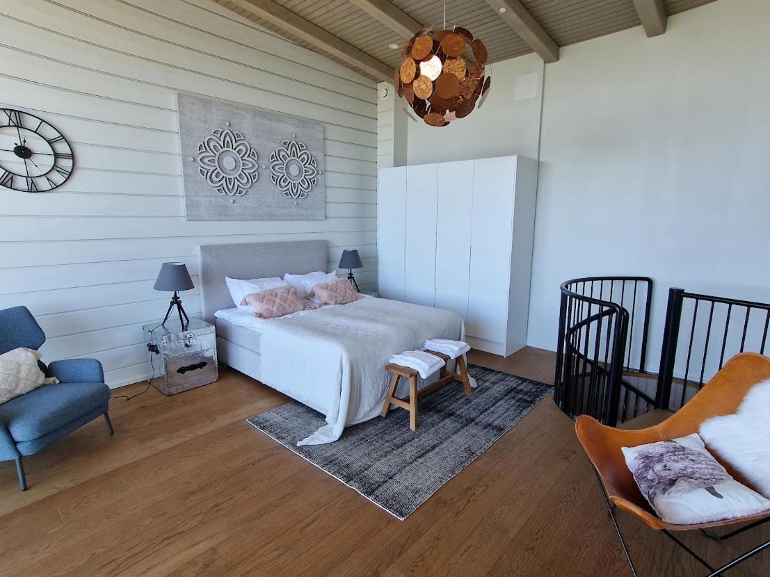 One-bedroom Loft Apartment  photo 1