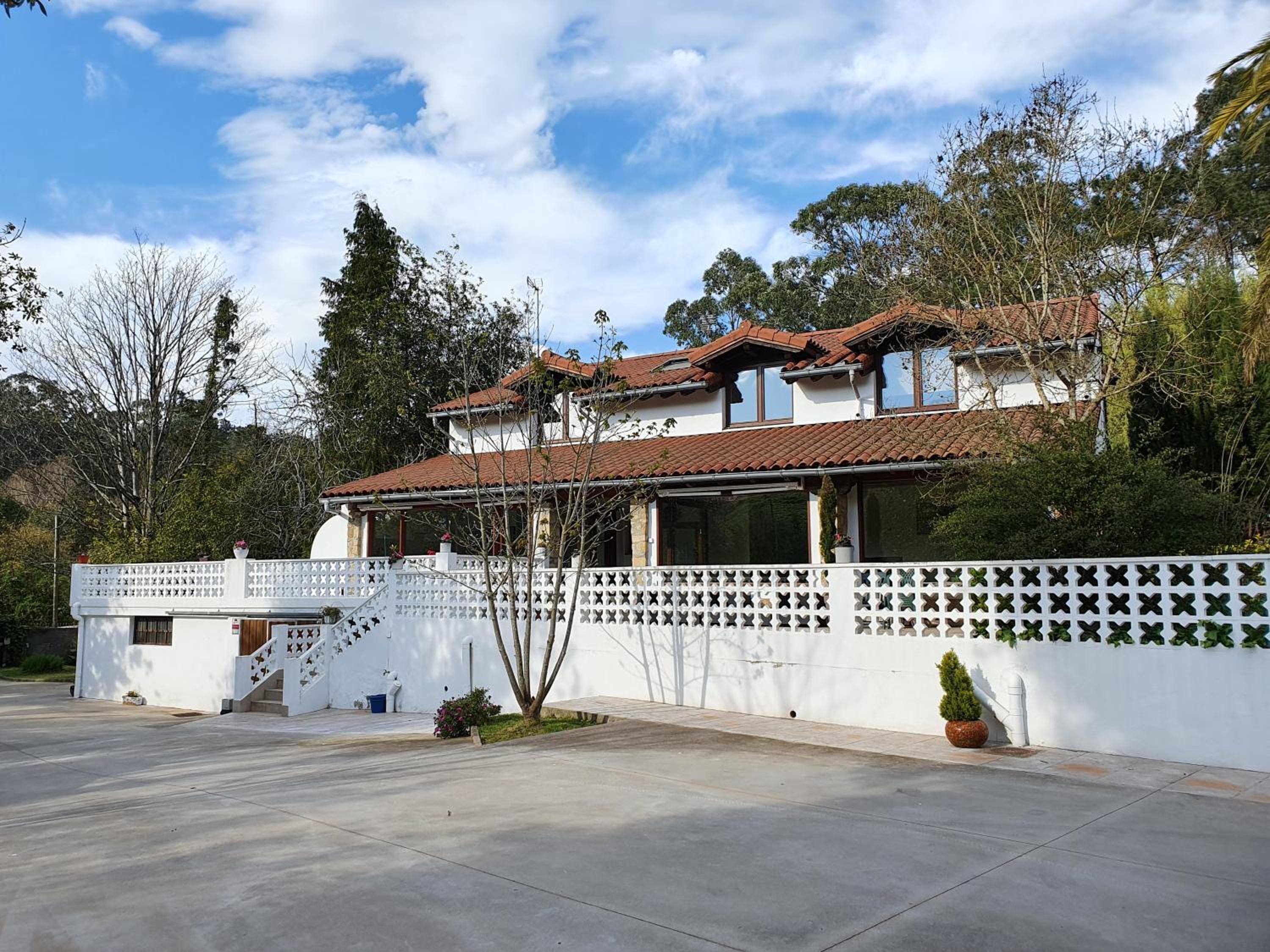 Villa photo 2