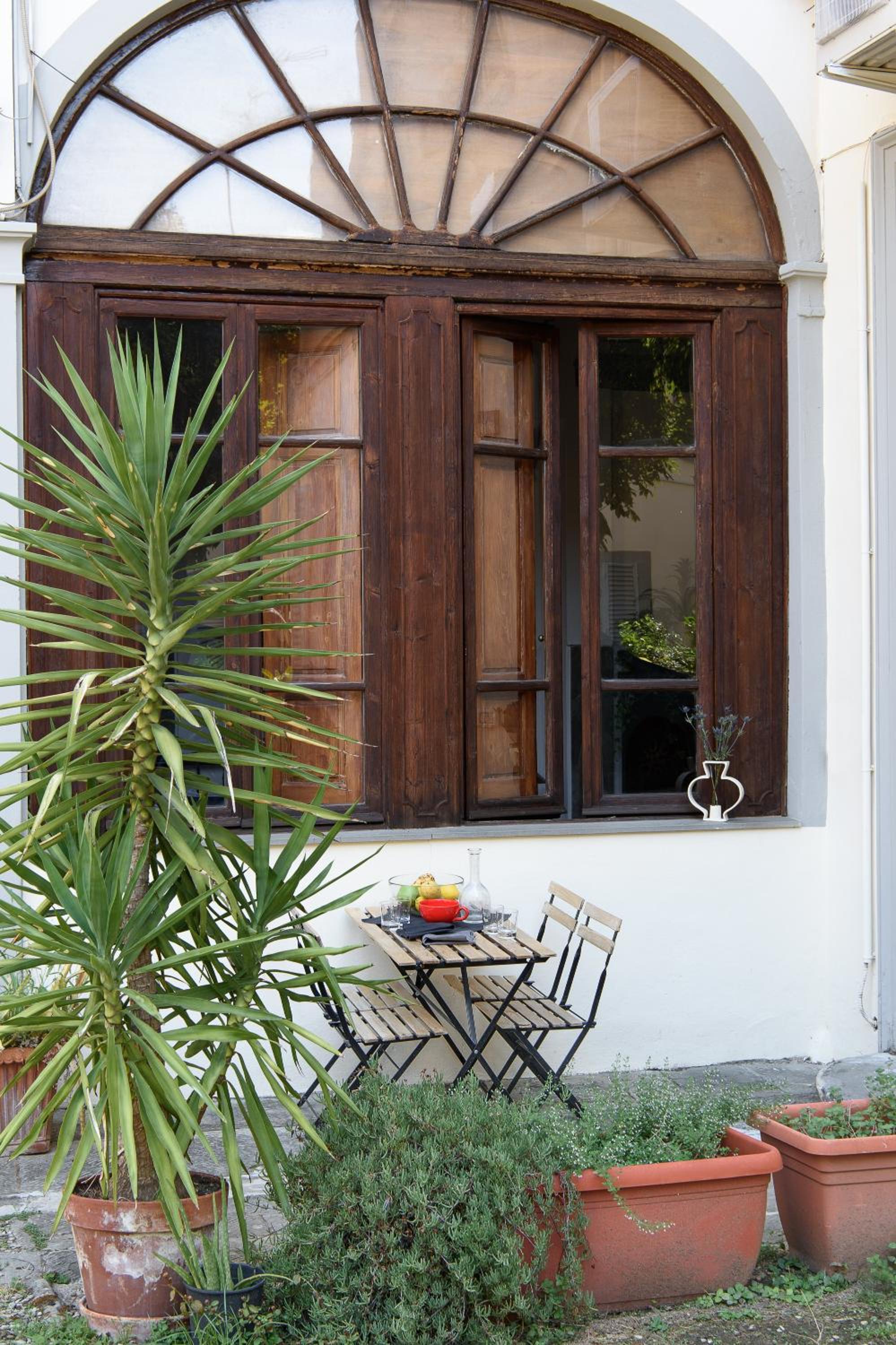 Deluxe Two-Bedroom Apartment with Duomo View