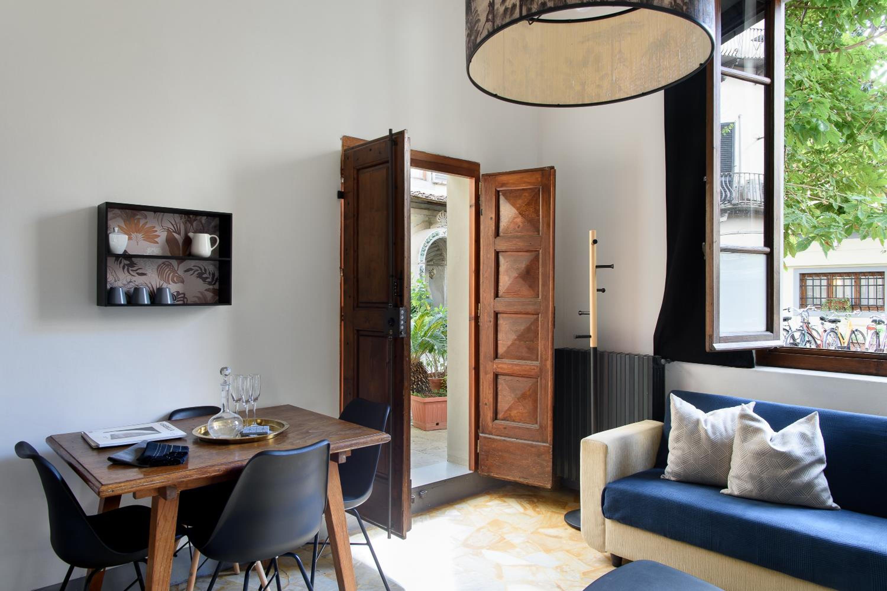 Superior Two-Bedroom Apartment with Duomo View