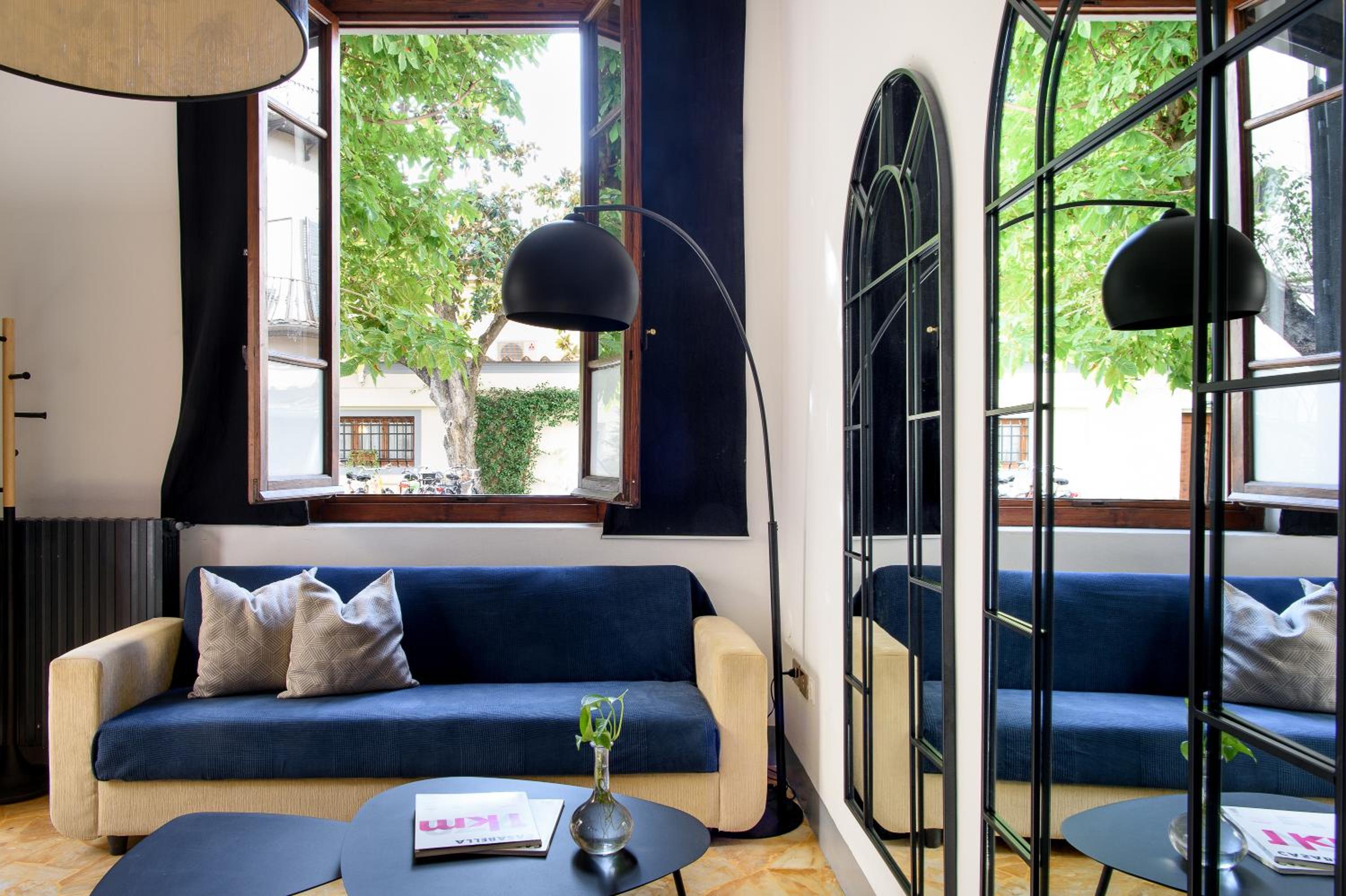 Superior Two-Bedroom Apartment with Duomo View