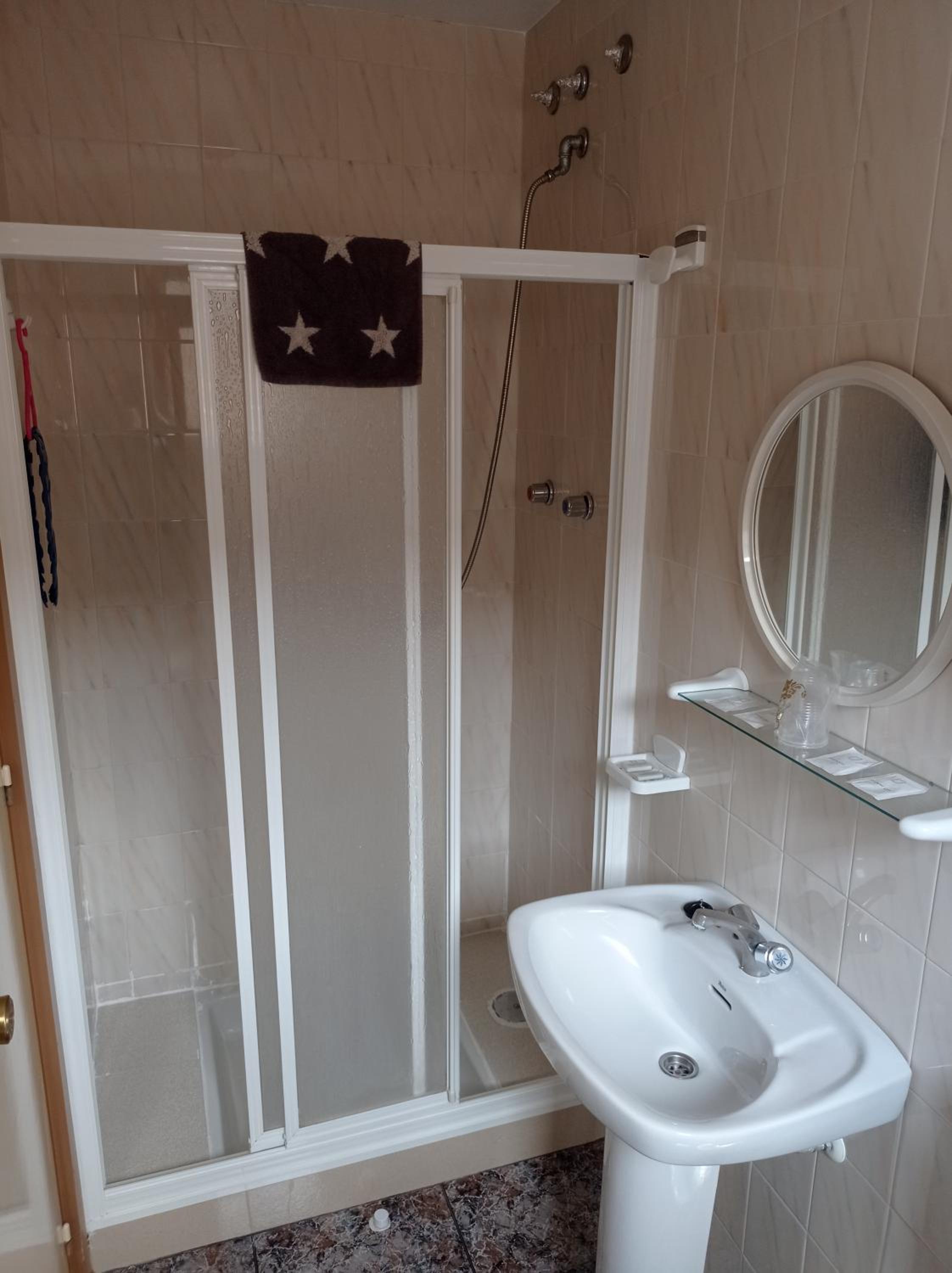 Budget Double or Twin Room photo 3