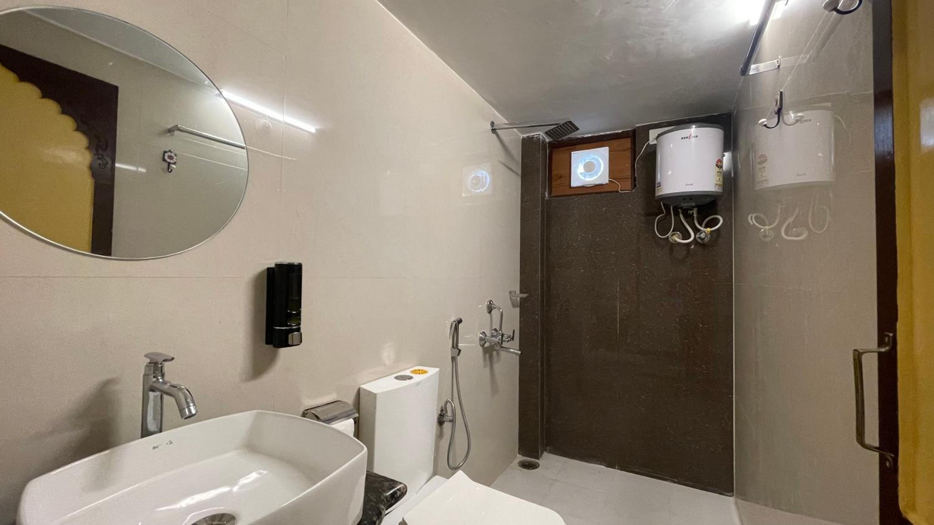 Queen Suite photo 2