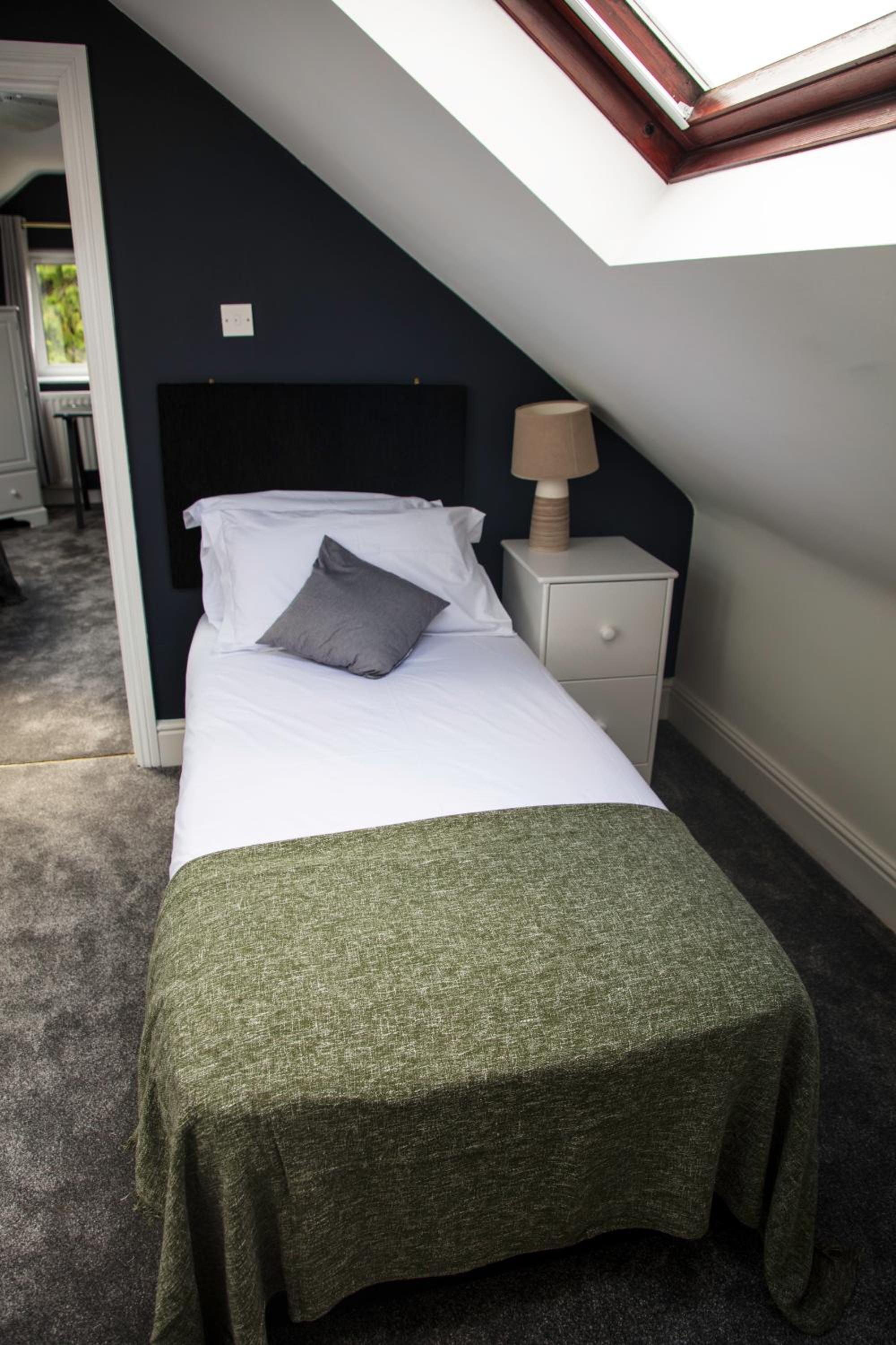 Deluxe Triple Room - Photo 8