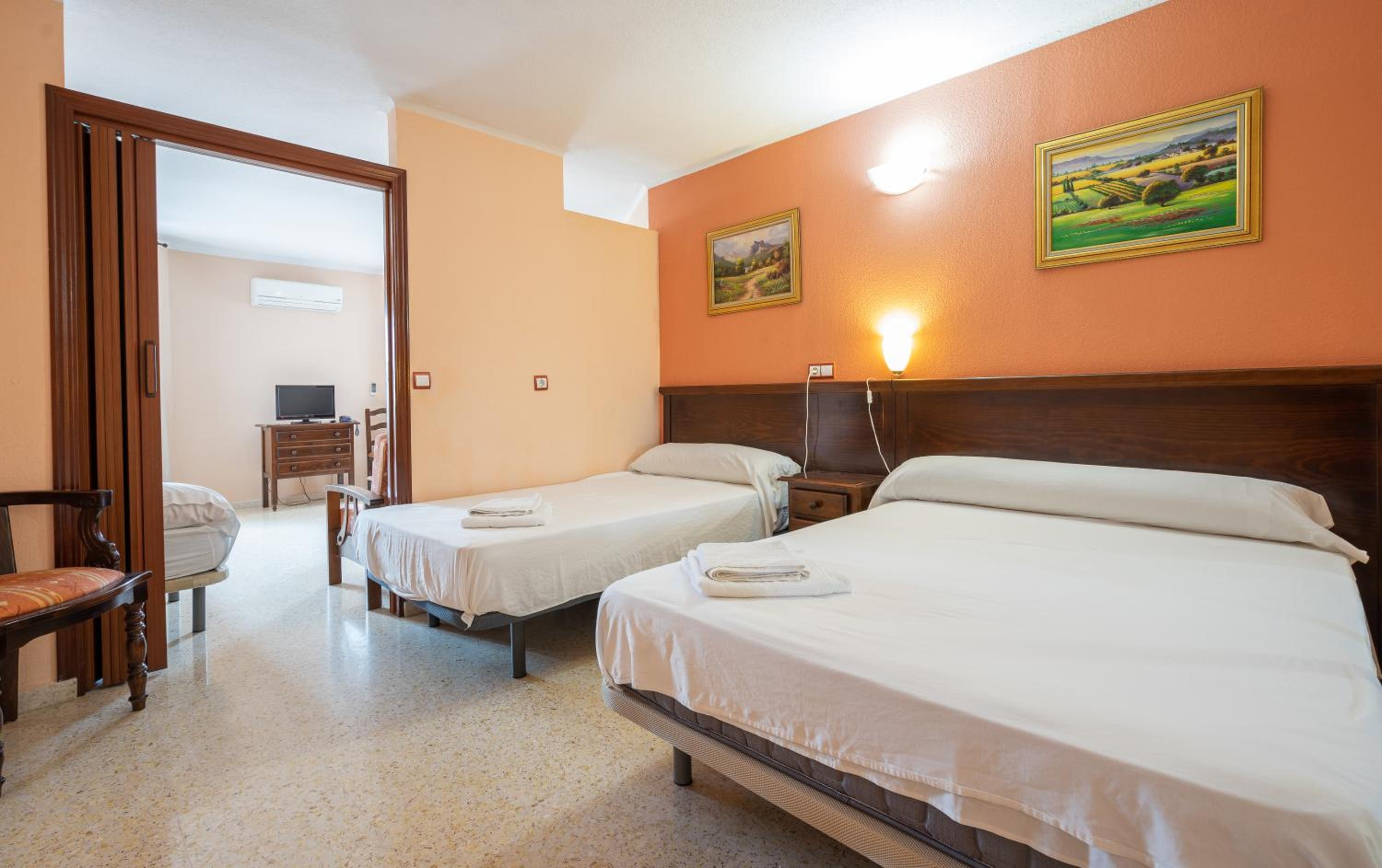 Triple Room (3 Adults) photo 3