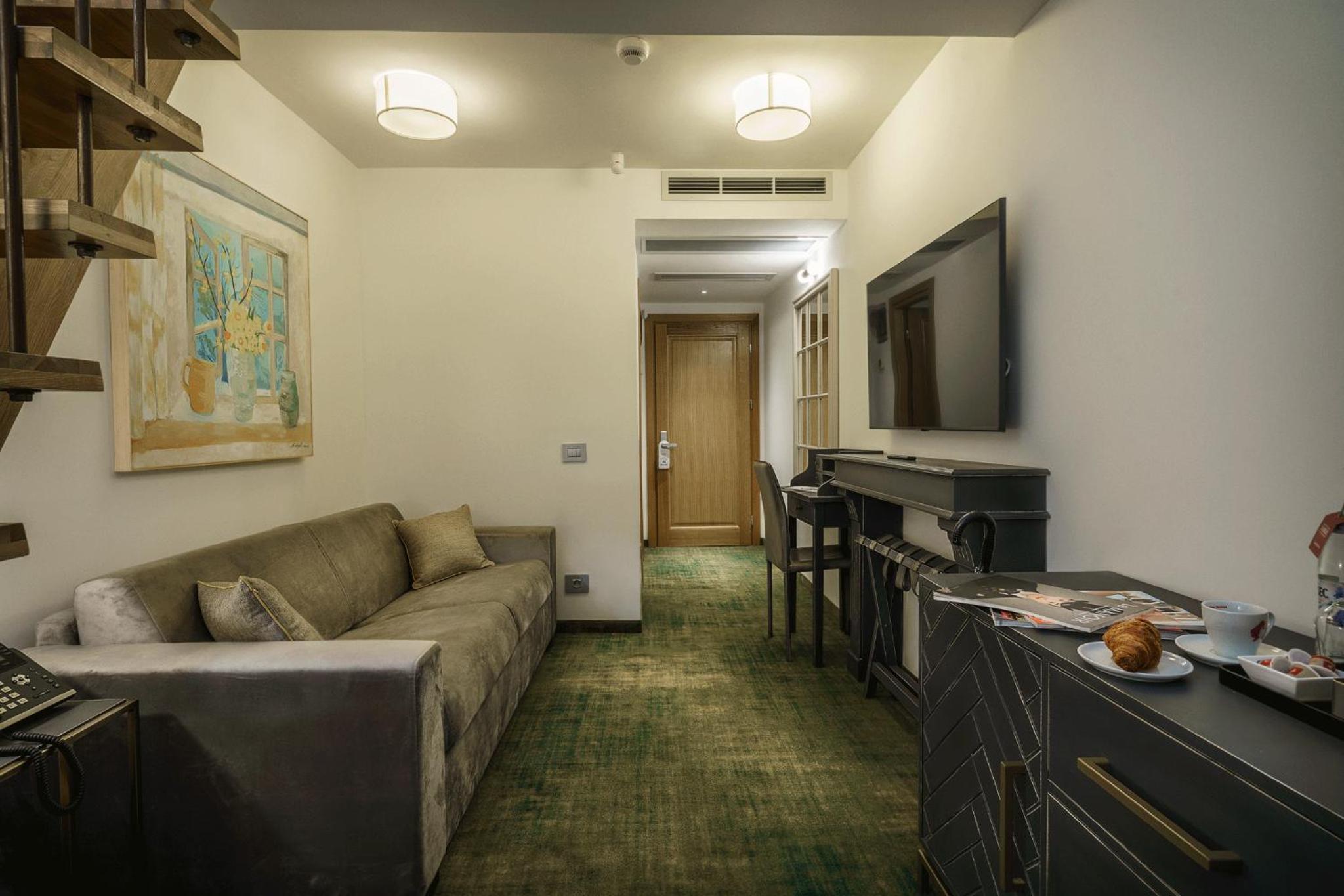 Duplex Apartment - Photo 4