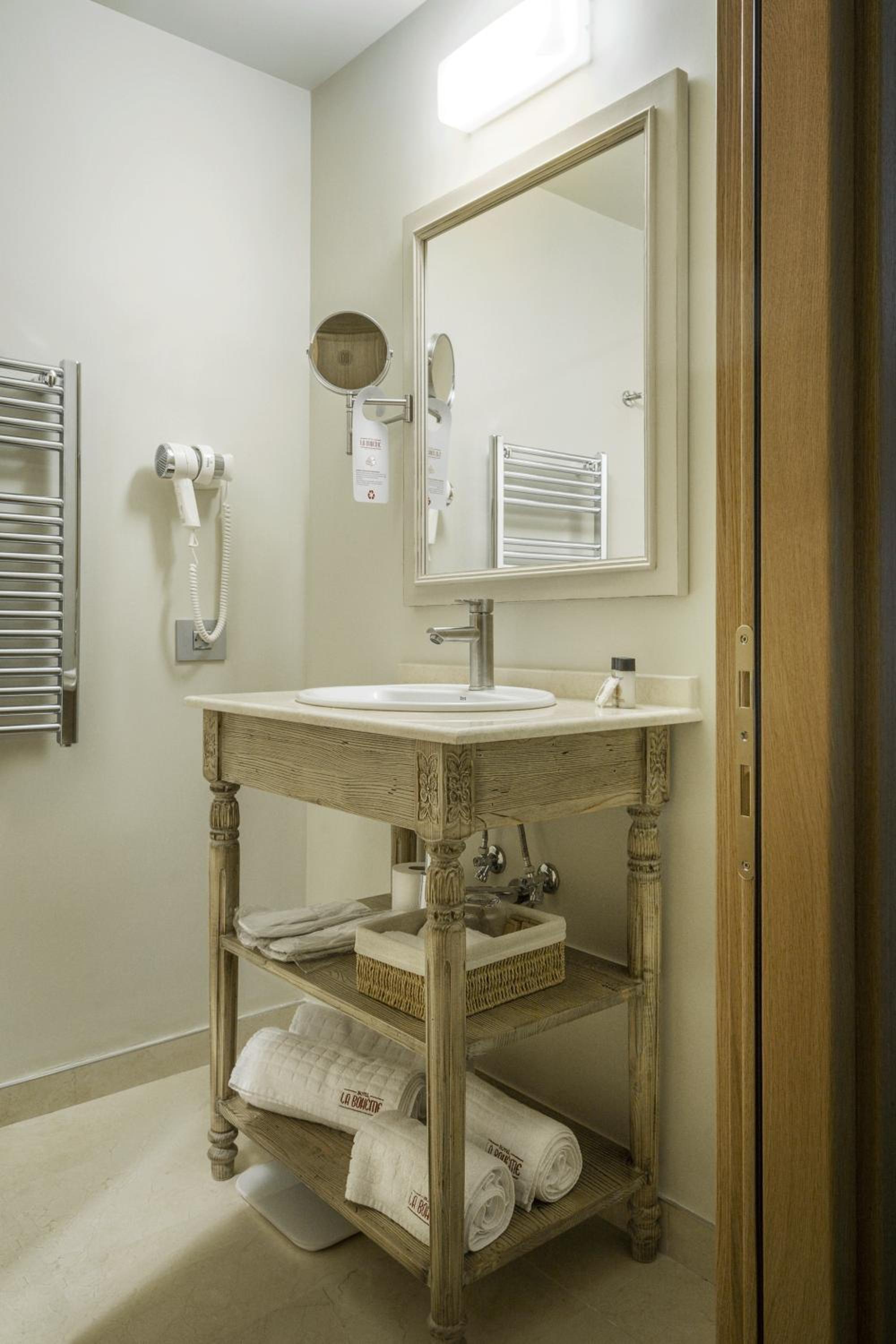 Deluxe Double Room - Photo 6