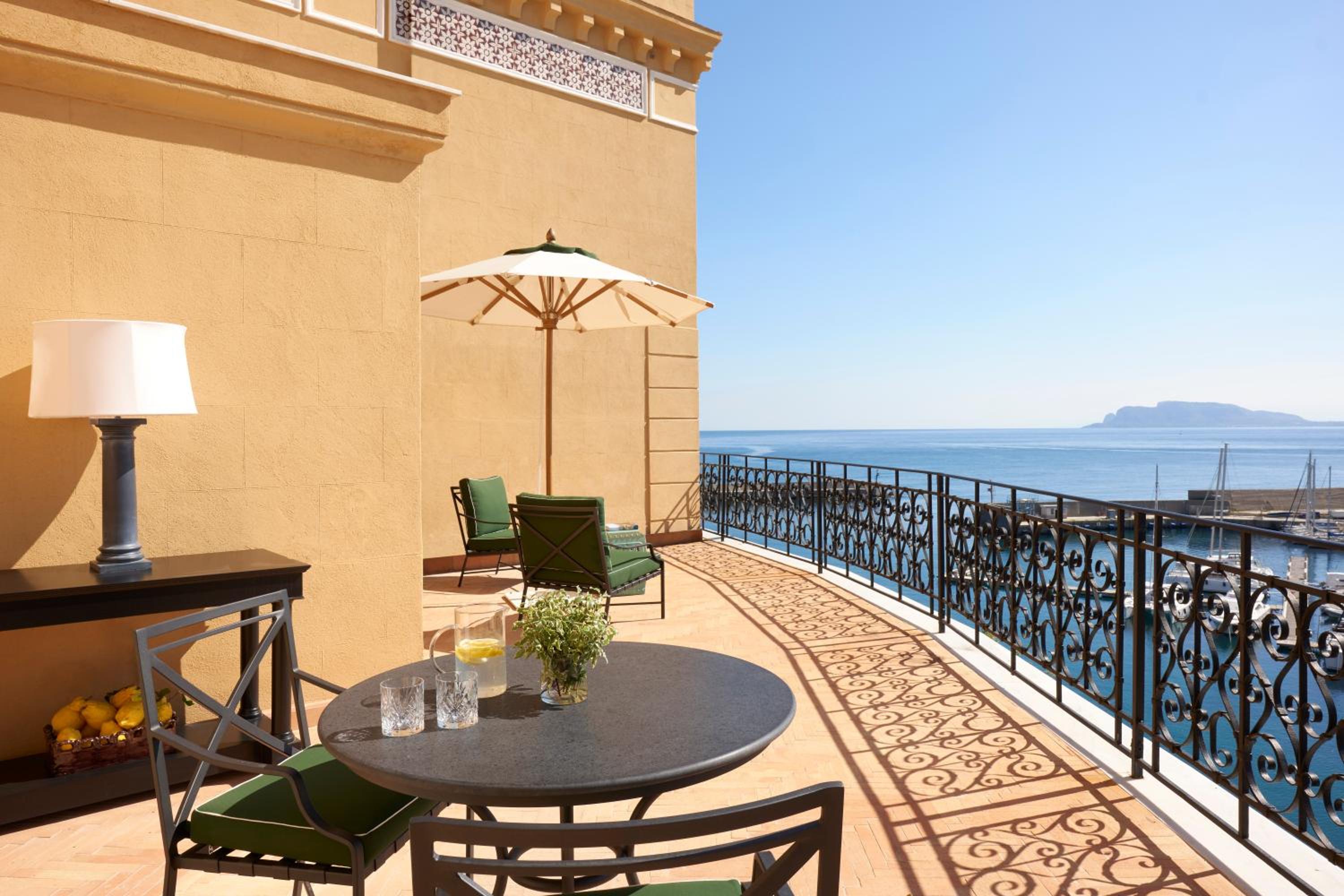 Deluxe with Terrace (Non Smoking)