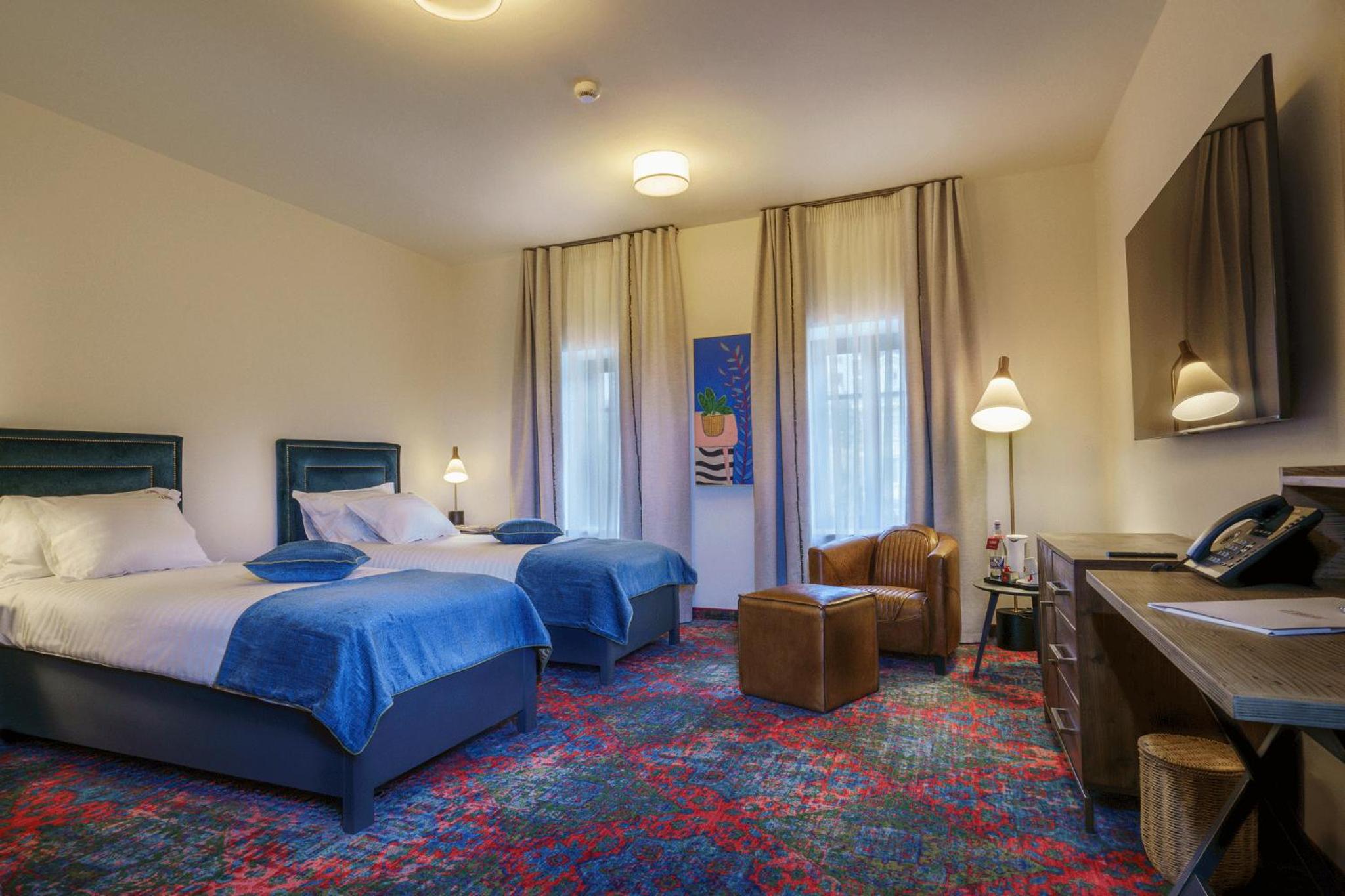 Deluxe Double Room - Photo 9