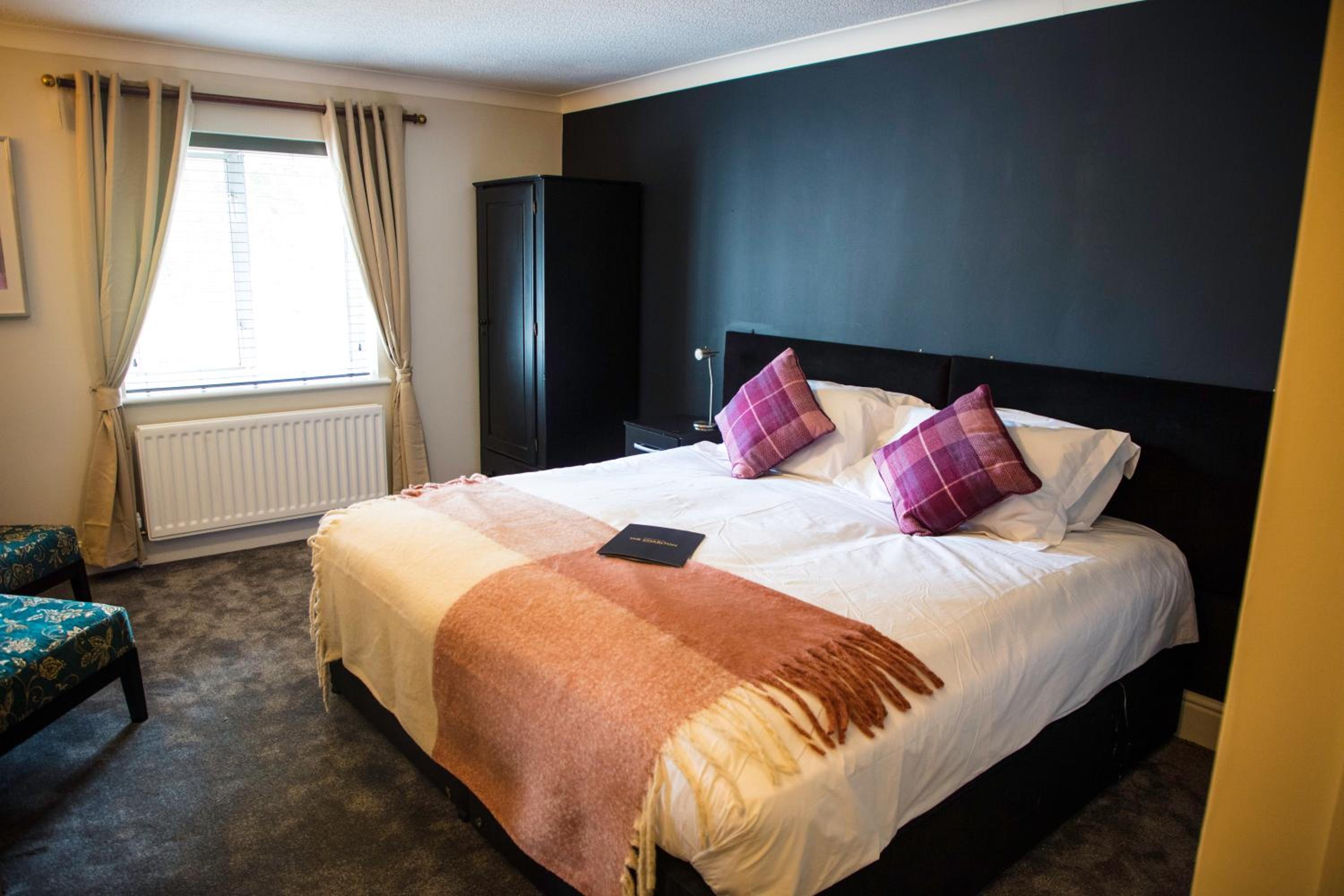 Deluxe King Room - Photo 3