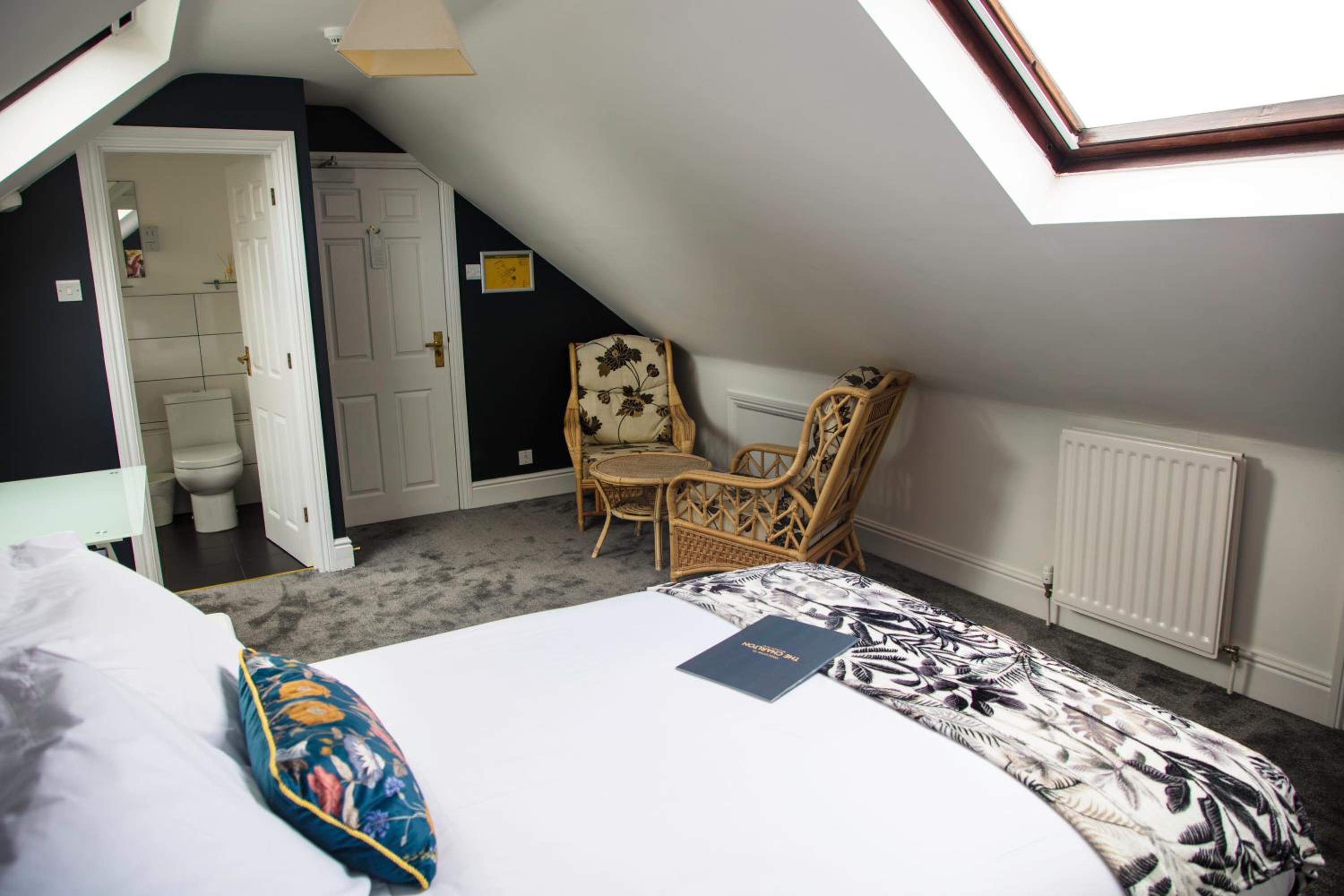Standard Double Room - Photo 26