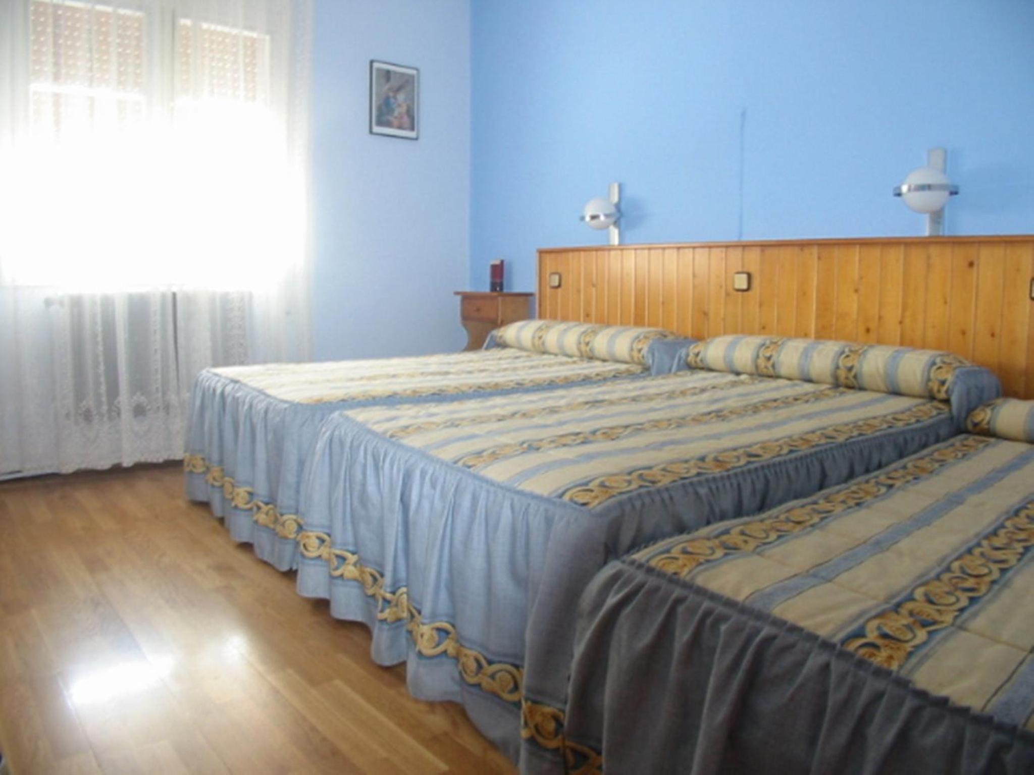 Double or Twin Room with Extra Bed - Photo 4