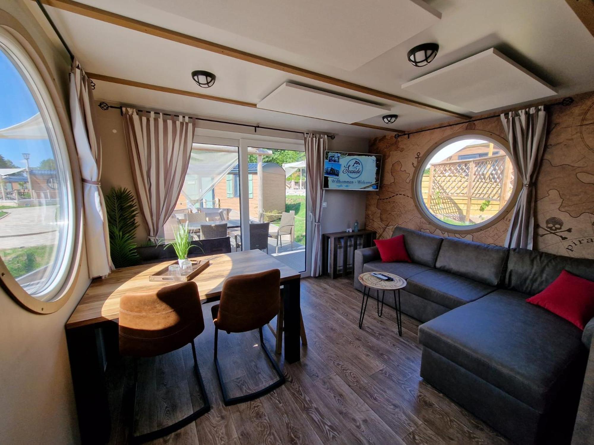 Deluxe Bungalow