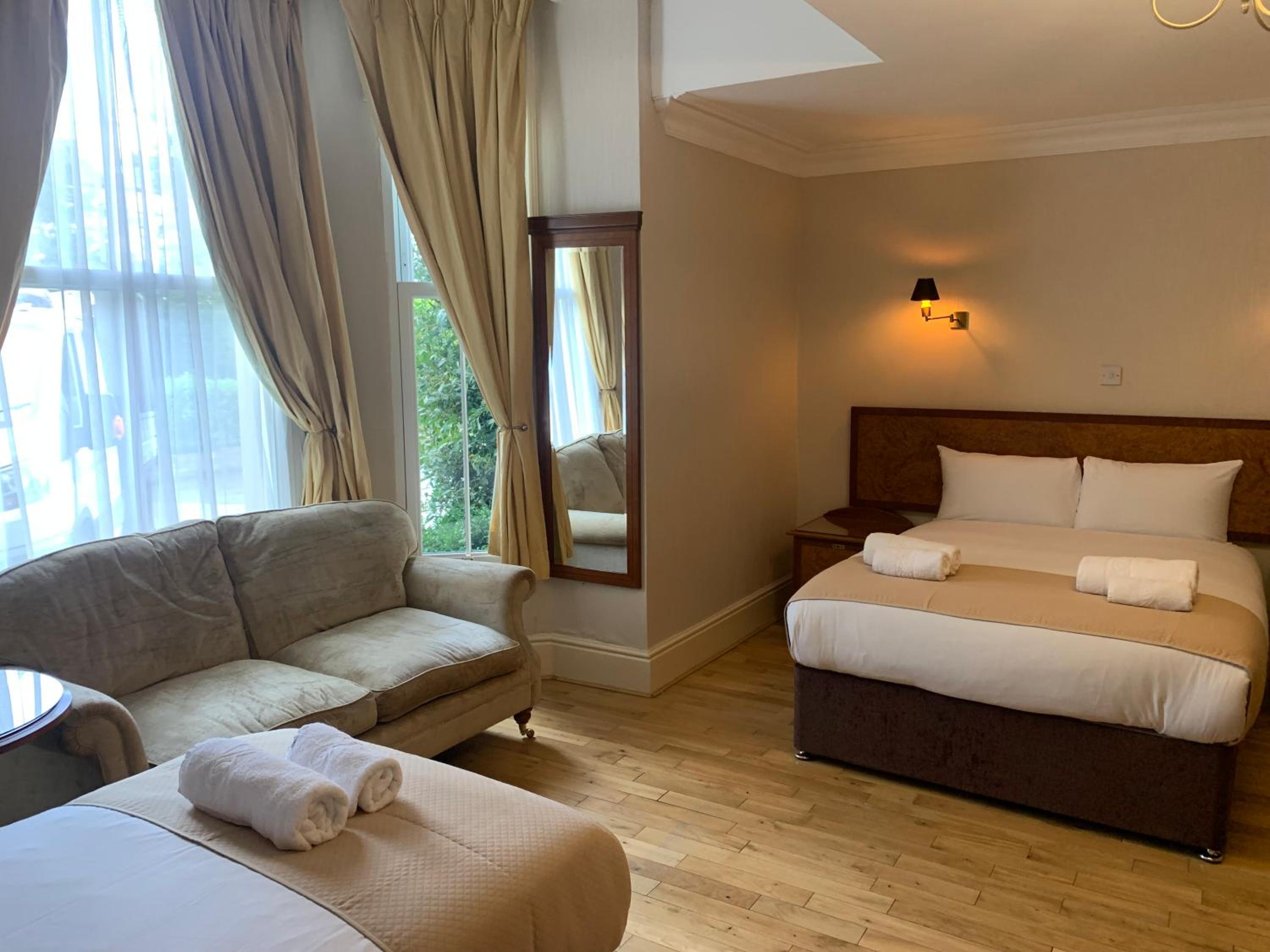 Superior Twin Room - Photo 1