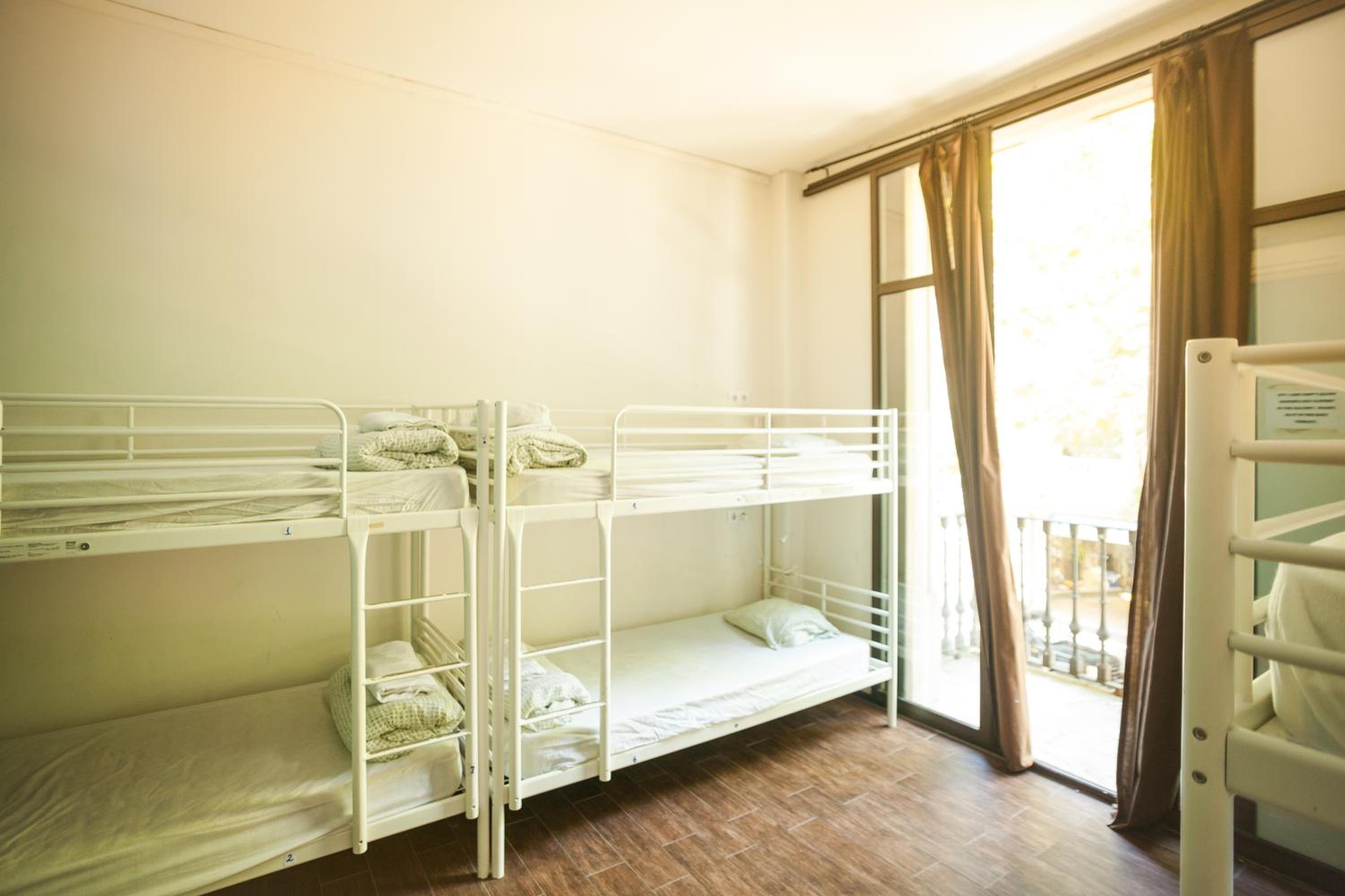 Single Bed in 6-Bed Dormitory Room photo 3