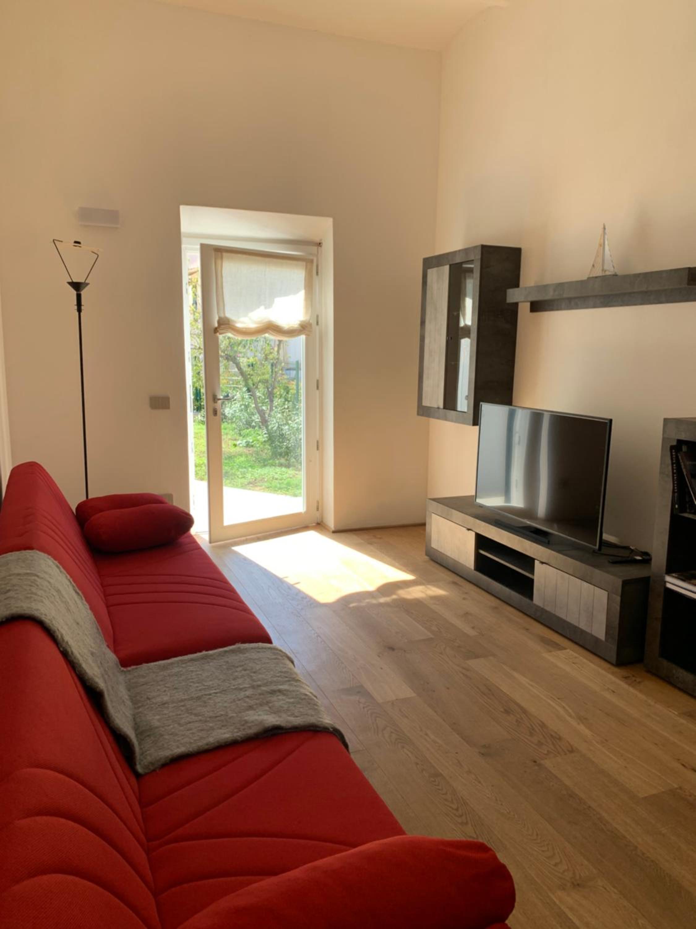 One-Bedroom House photo 1