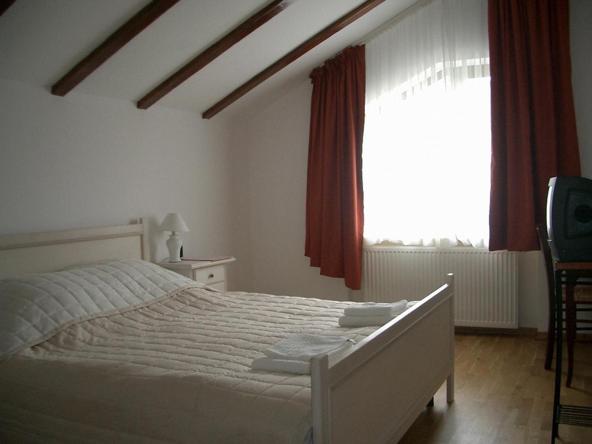 Double Room - Photo 2