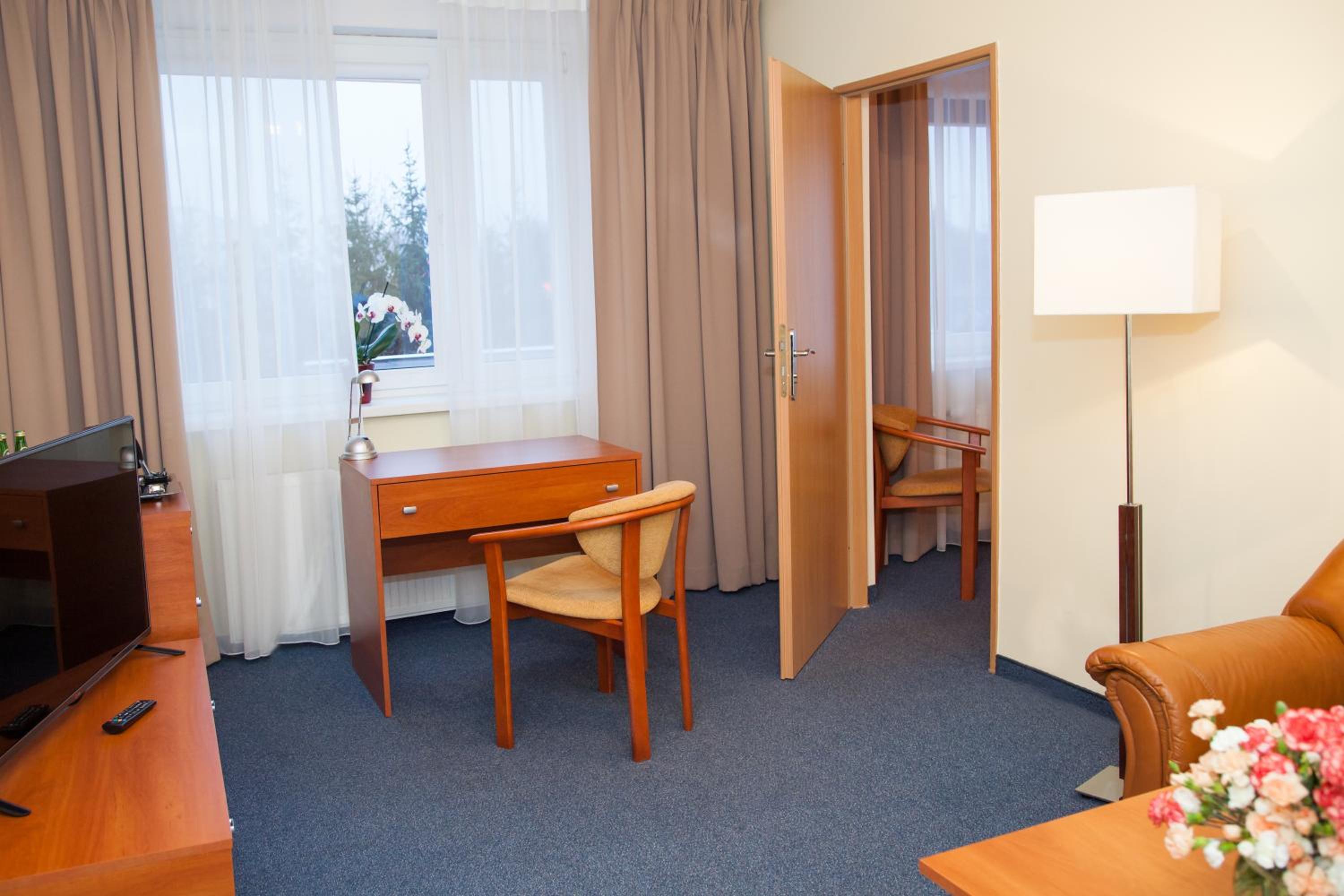 Superior Double Room with Sofa - Photo 12
