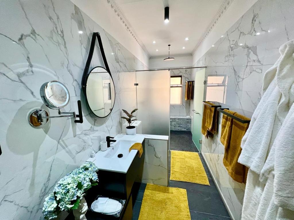 Deluxe Junior Suite - Photo 6
