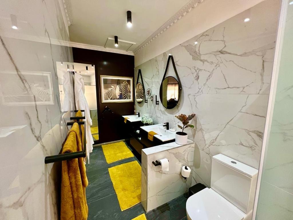 Deluxe Junior Suite - Photo 5