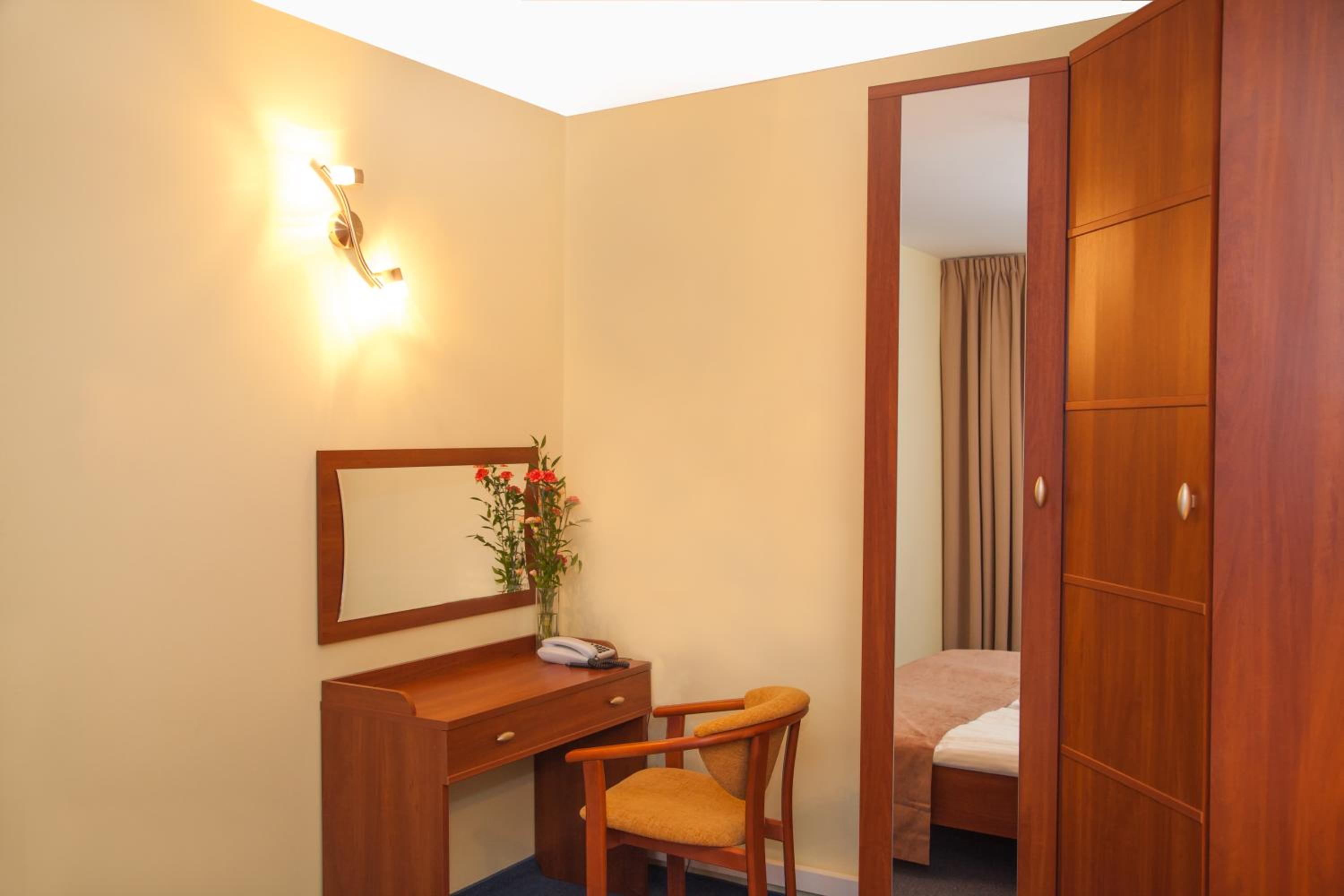 Superior Double Room with Sofa - Photo 14