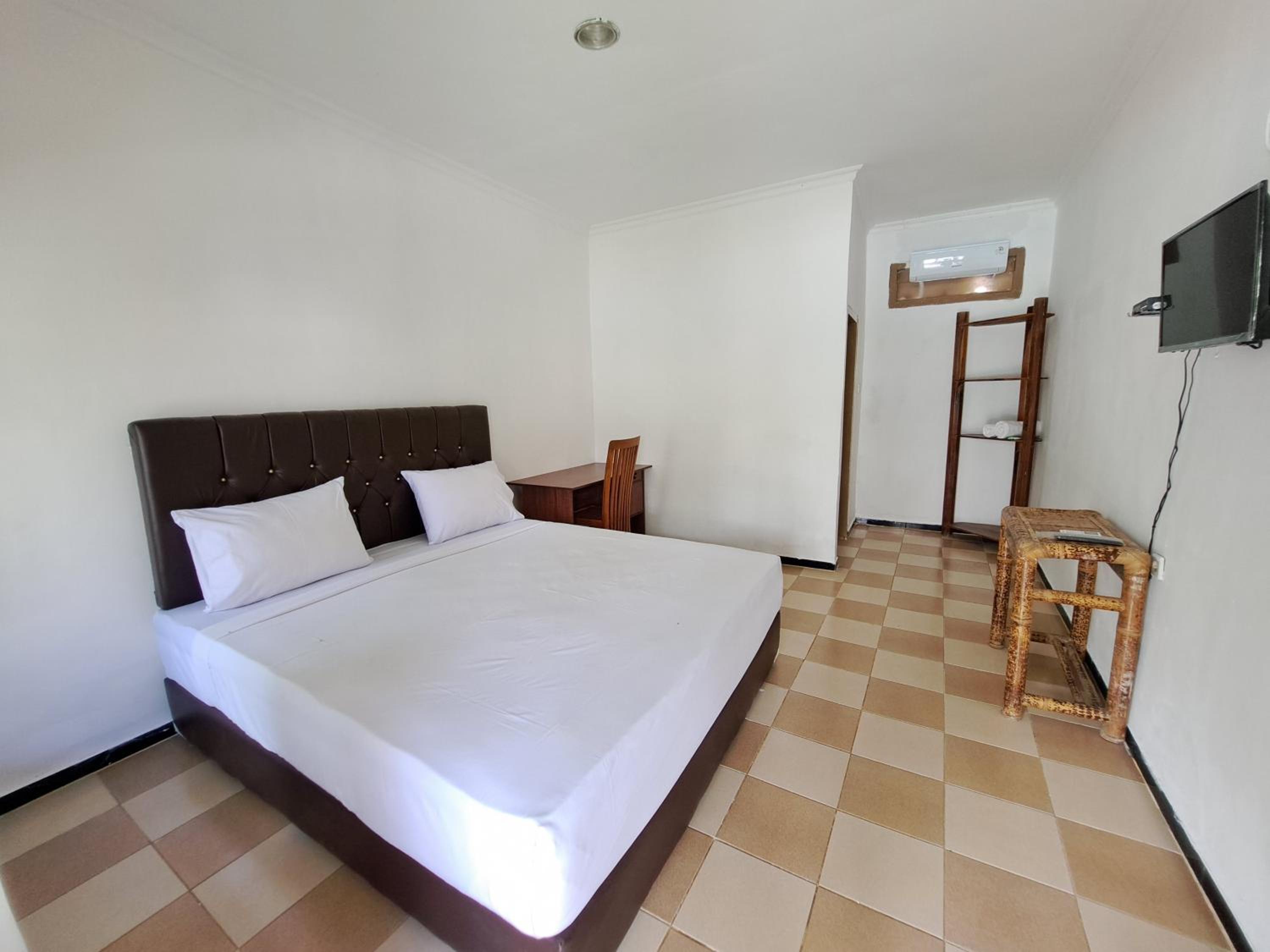 Double Room - Photo 11