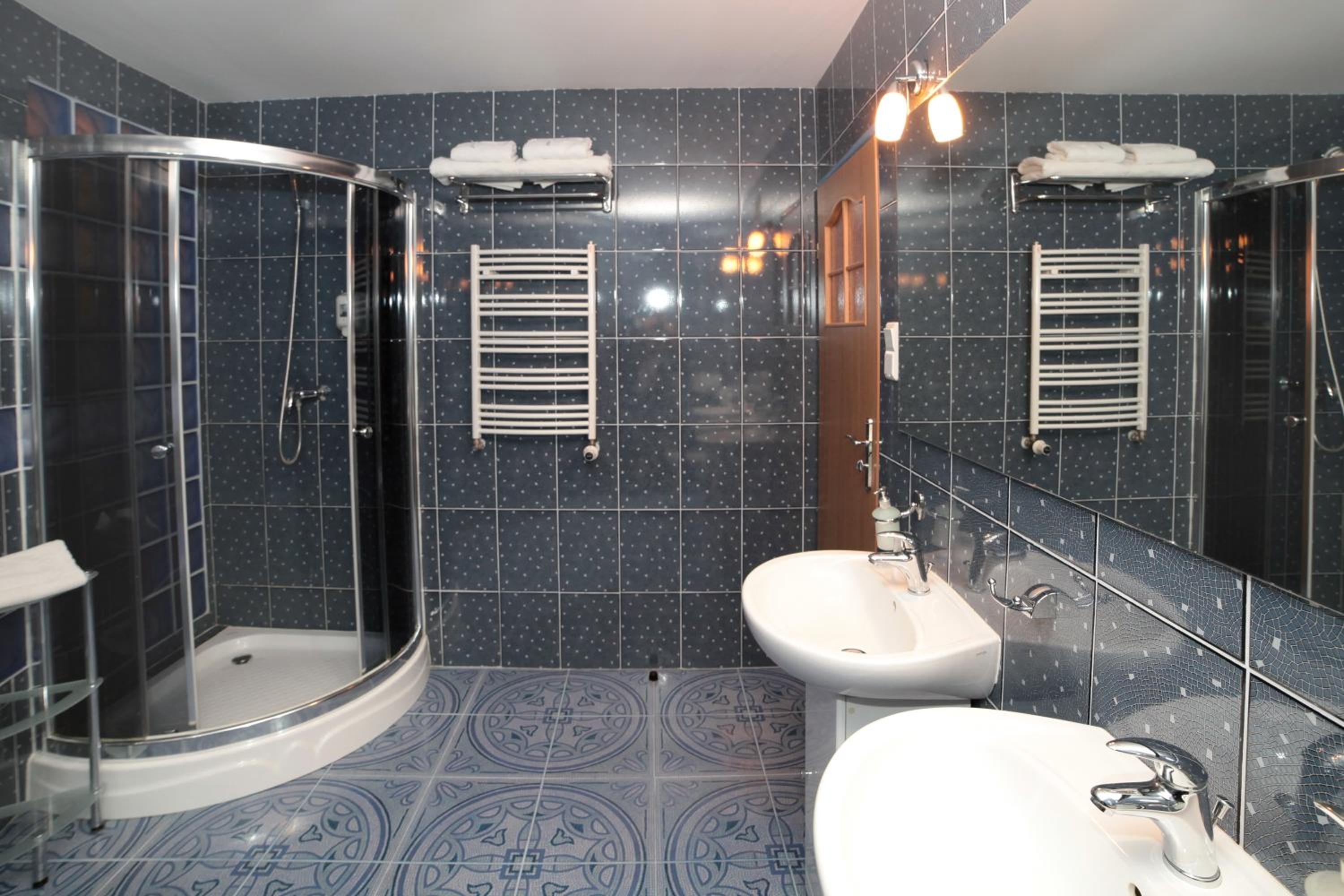 Deluxe Queen Room - Photo 2