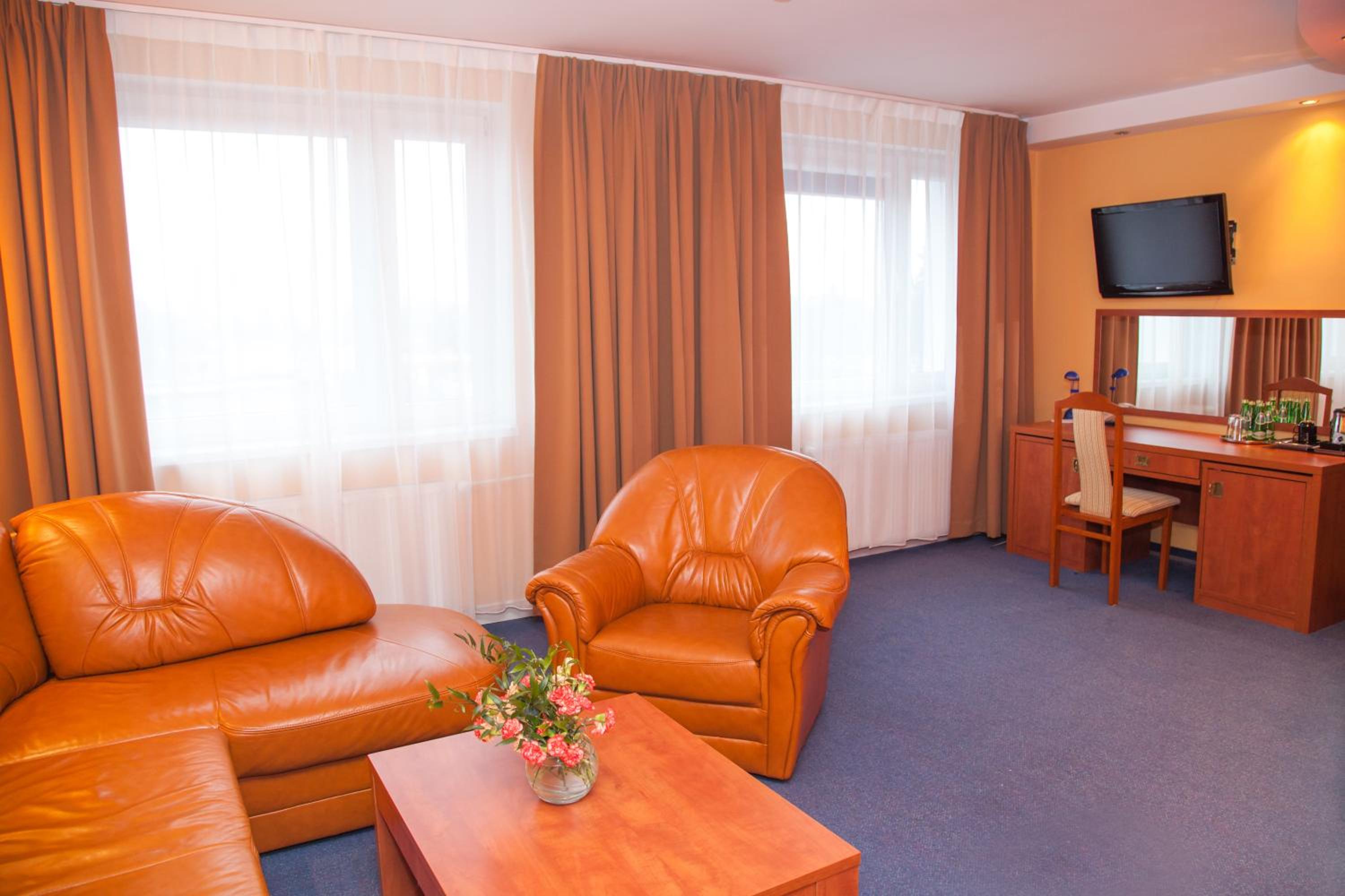 Deluxe Queen Room - Photo 3