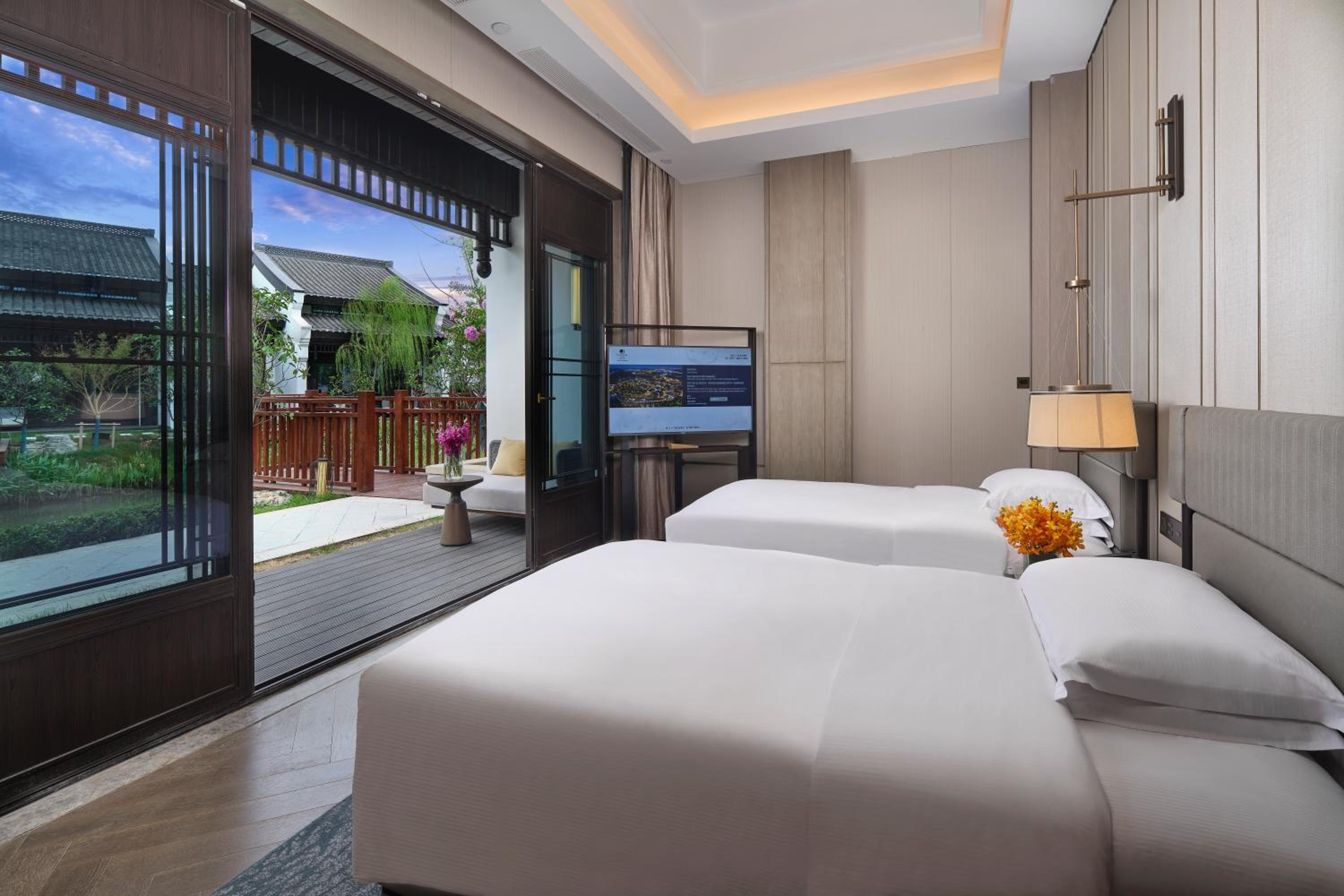 One-Bedroom Twin Villa with Garden View - Photo 8