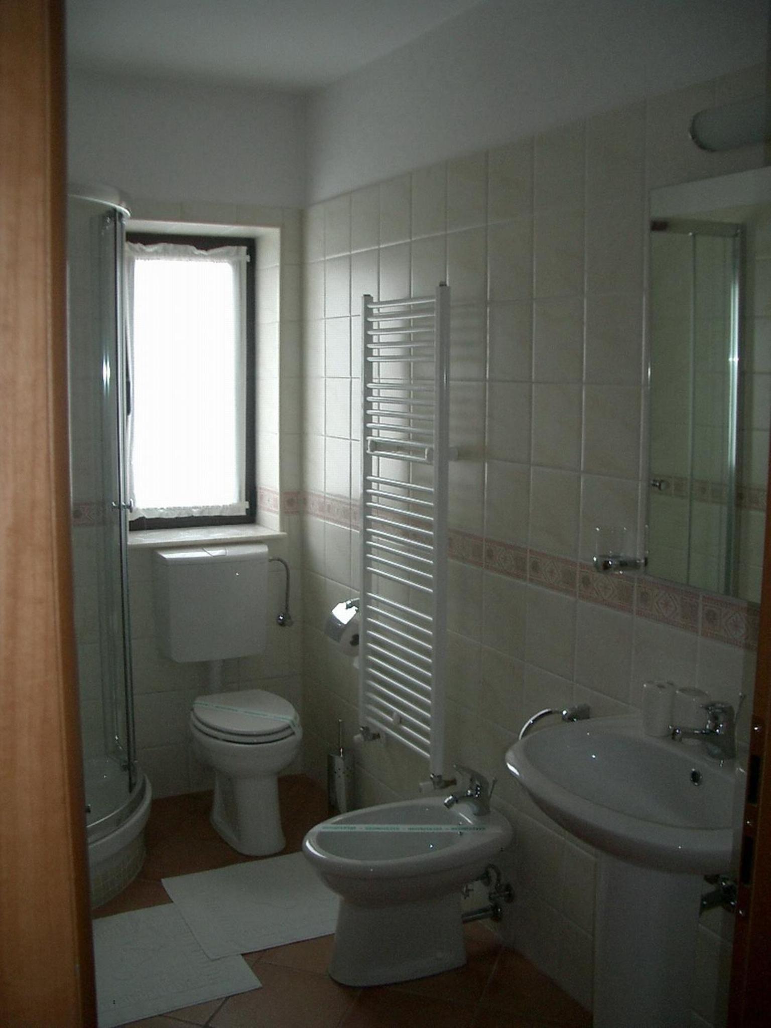 Double Room - Photo 18