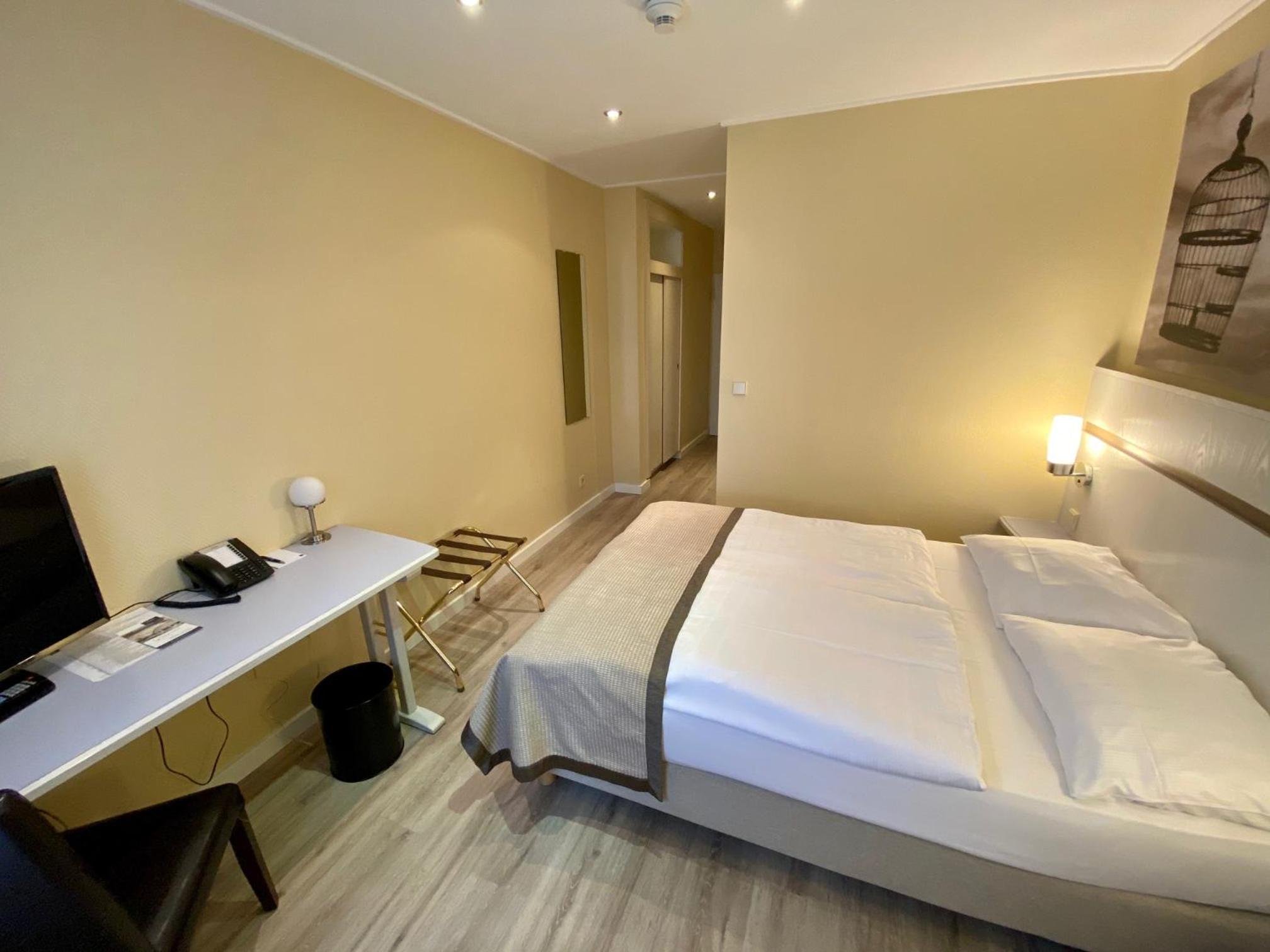 Economy Double Room - Photo 2