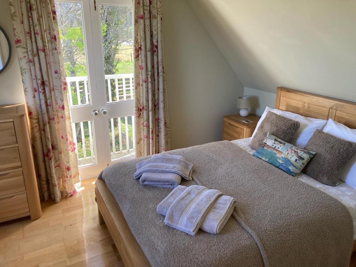 One-Bedroom House photo 1