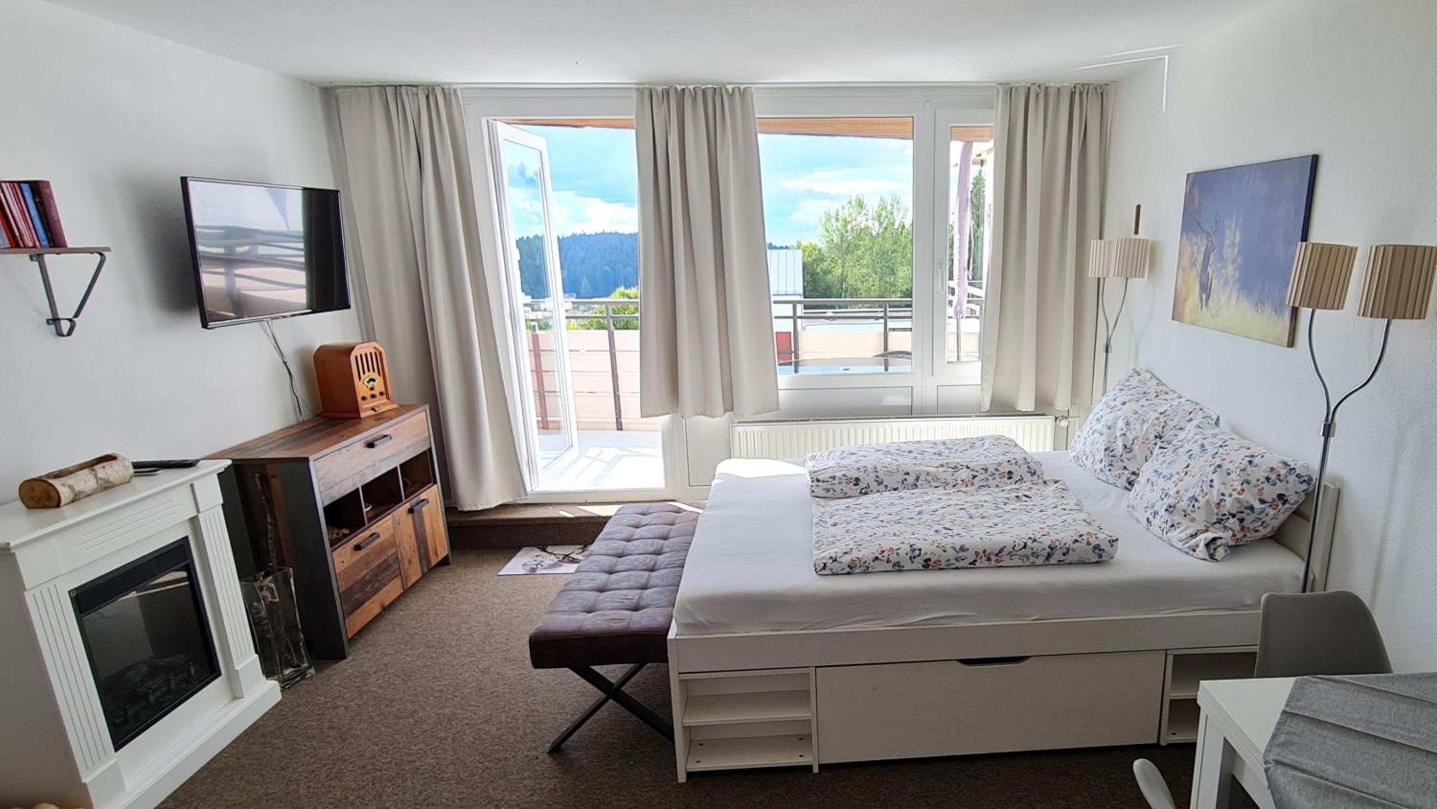 Apartment with Balcony photo 1
